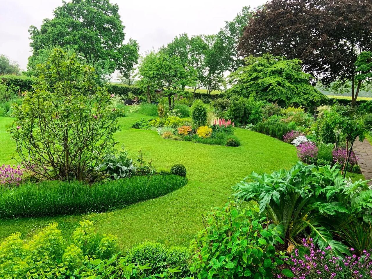 English Cottage Garden