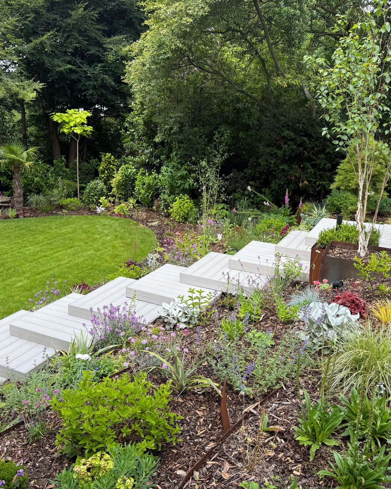 Contemporary English Tiered Garden, Sevenoaks