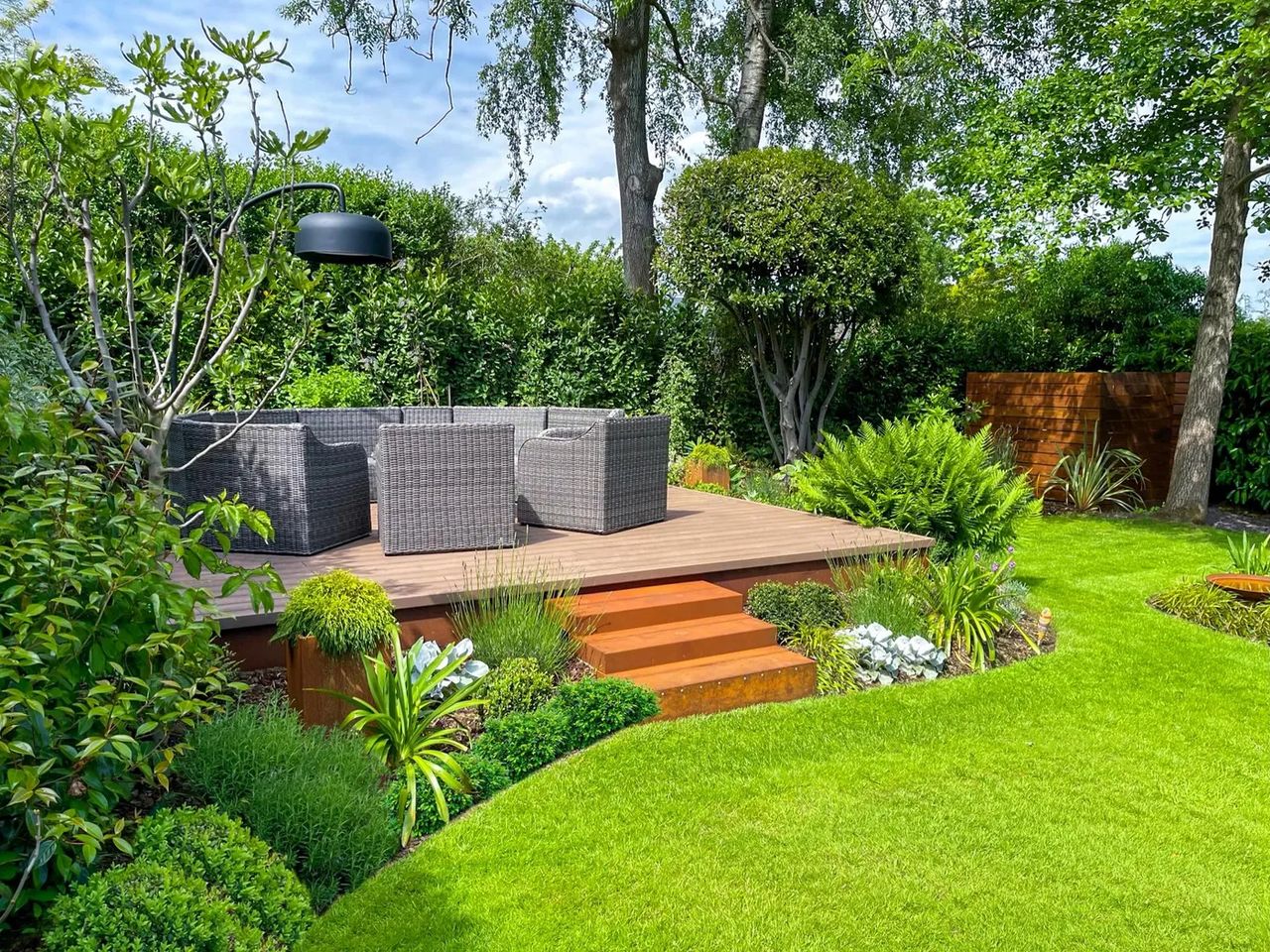 Outside Entertaining Area