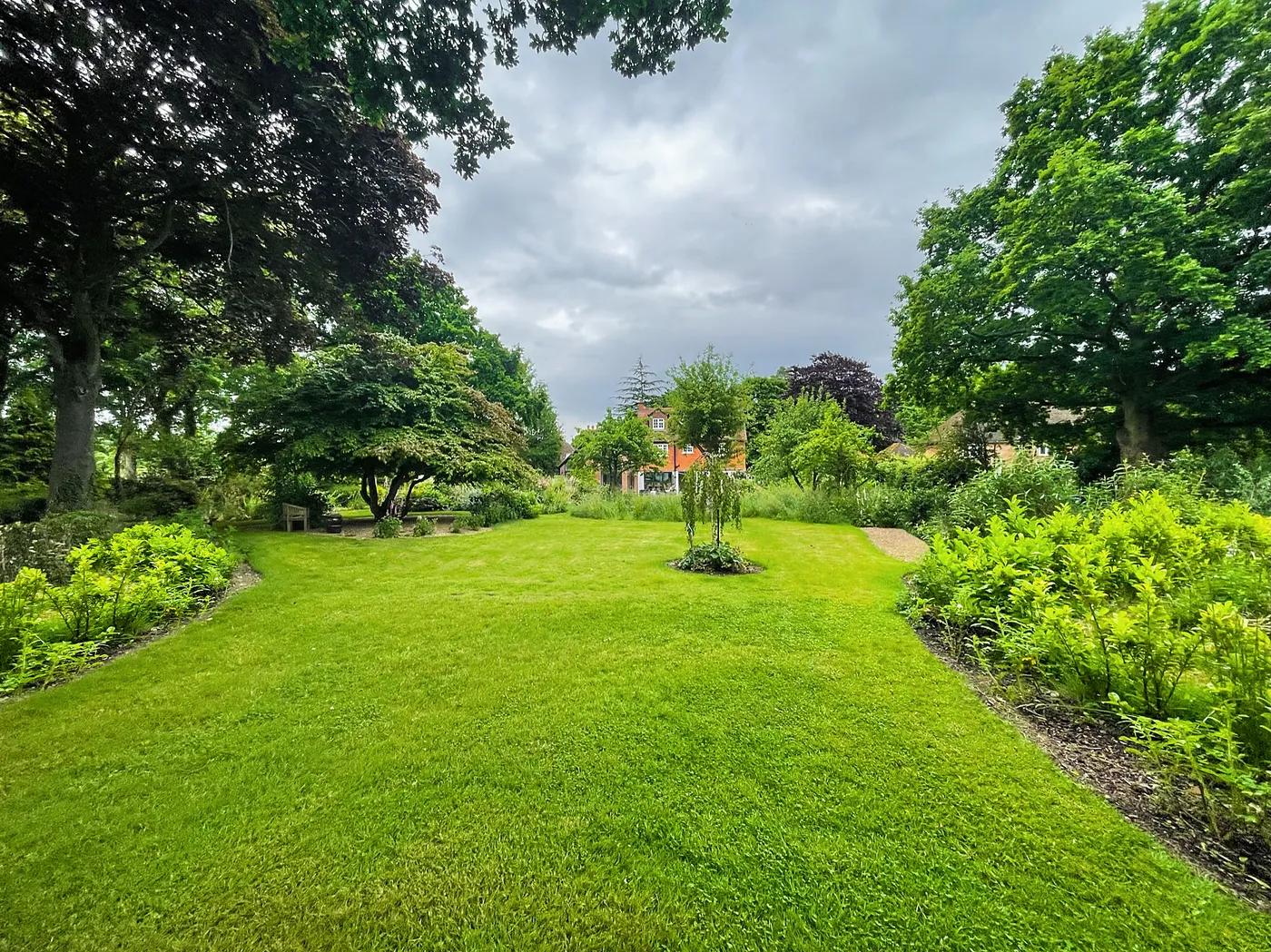 English Cottage Garden