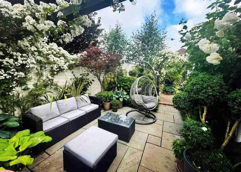 Transform Your Outdoor Space with Bespoke Garden Design & Build