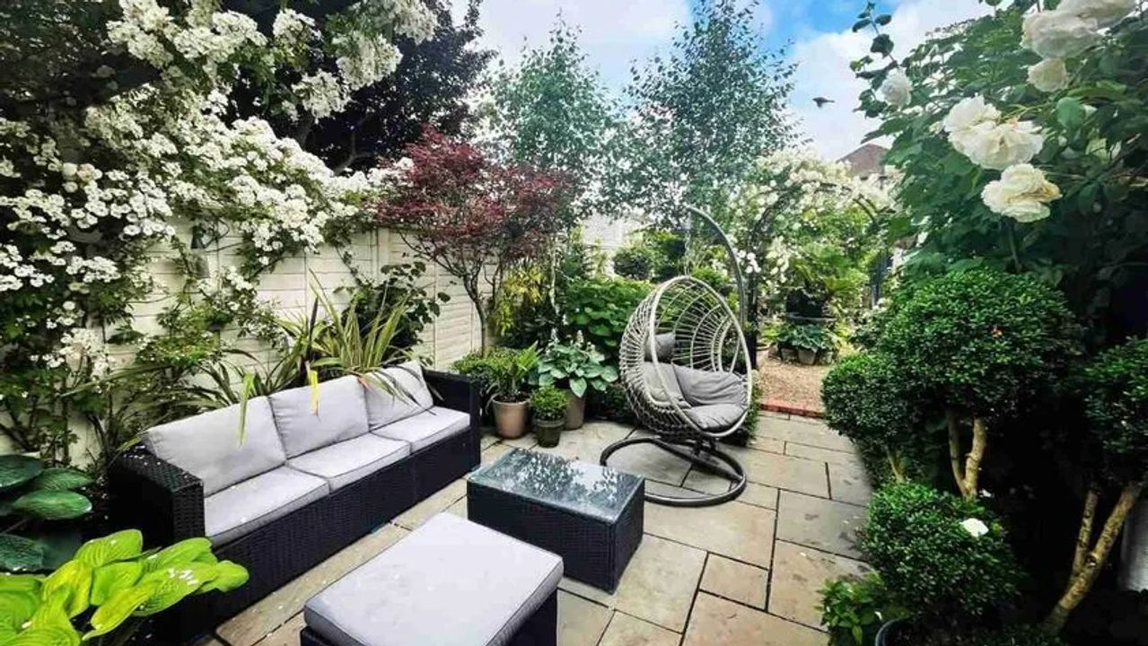 Transform Your Outdoor Space with Bespoke Garden Design & Build