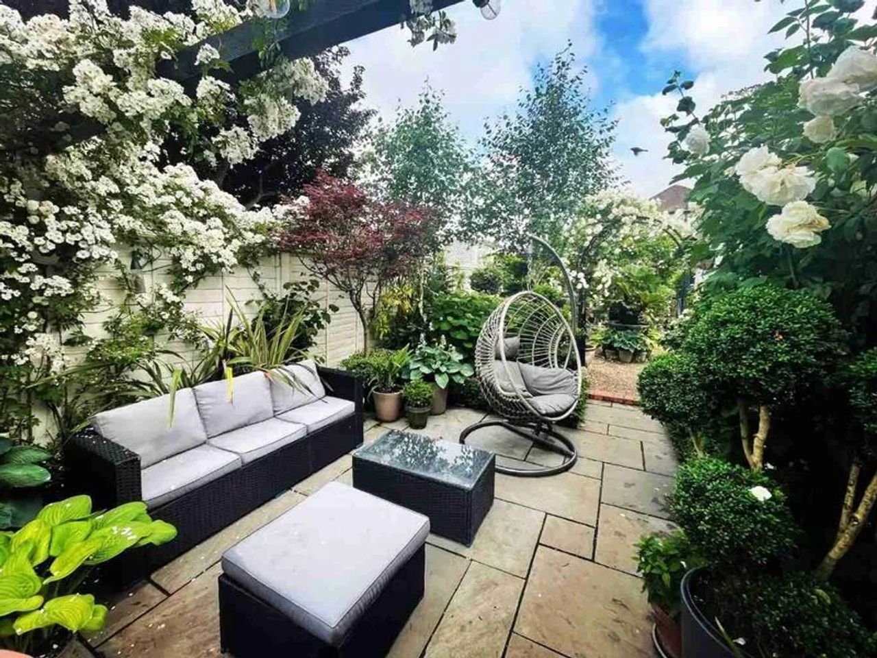 Transform Your Outdoor Space with Bespoke Garden Design & Build