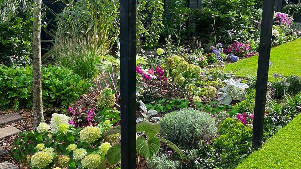 Modern Cottage Garden
