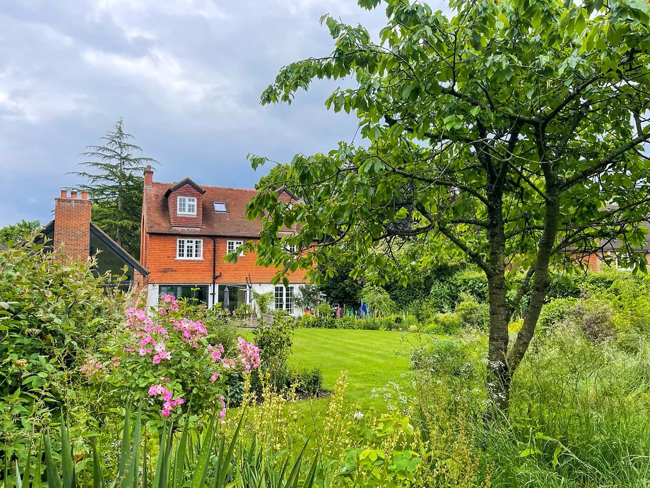 English Cottage Garden
