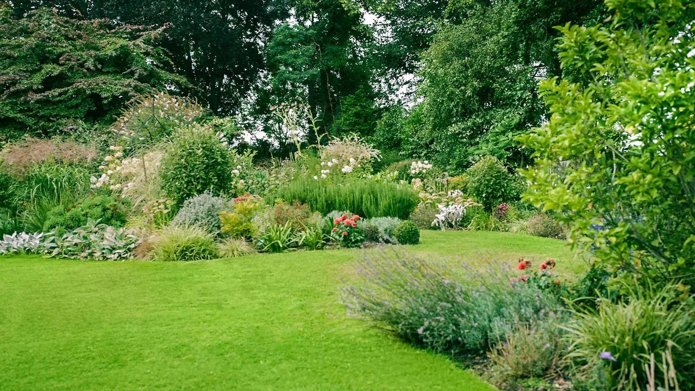 English Cottage Garden