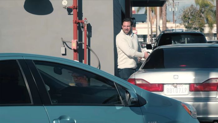 This guy's trying to start a pay-it-forward chain.