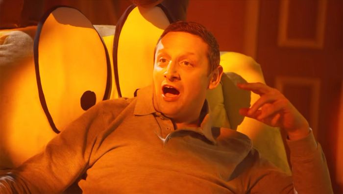 Oh, my God! It's the guy who tried to kill Jim Davis!