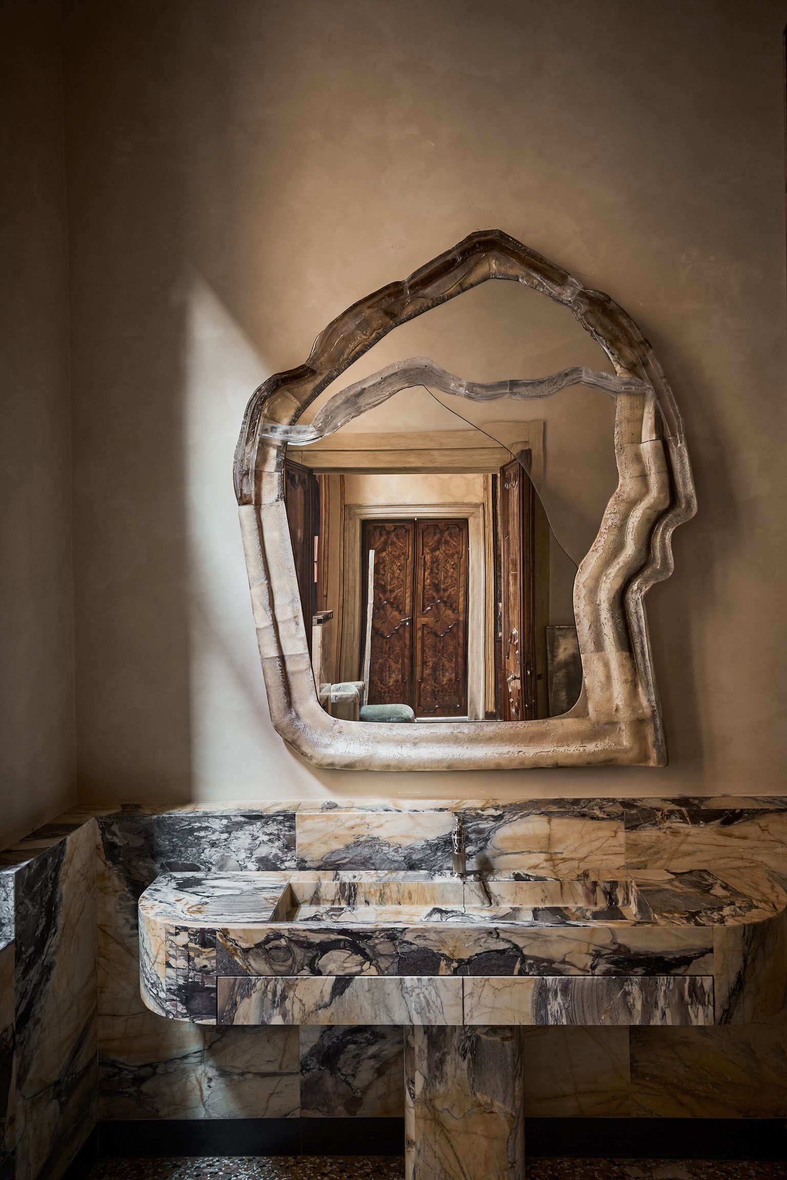 image-3718edbdedee4a43f6abf0f816e6cee954c3ace1-2000x3000-jpg