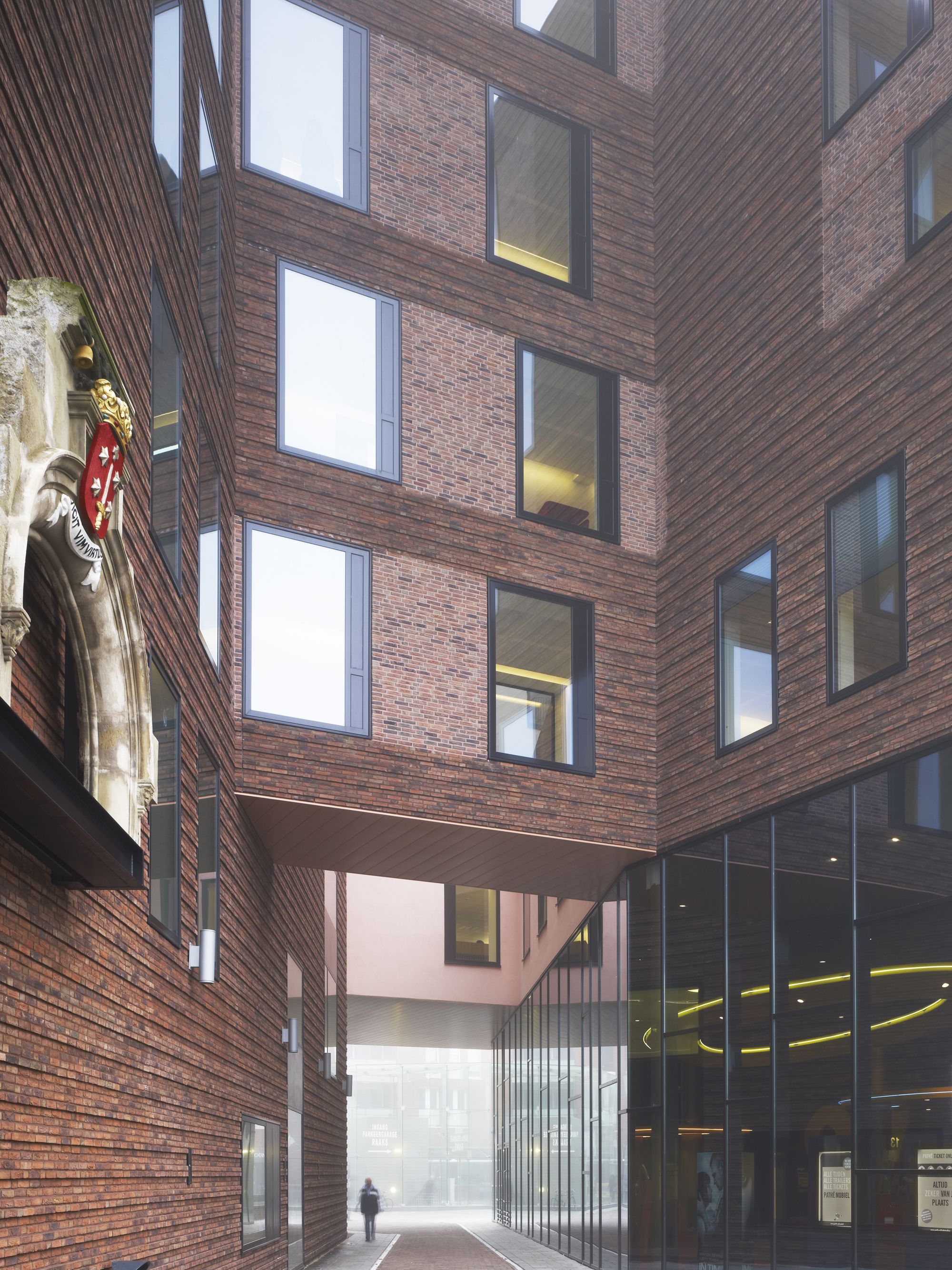 image-9f2798b7a564f24d1d78016f04f2a8539c86dbf5-2000x2667-jpg