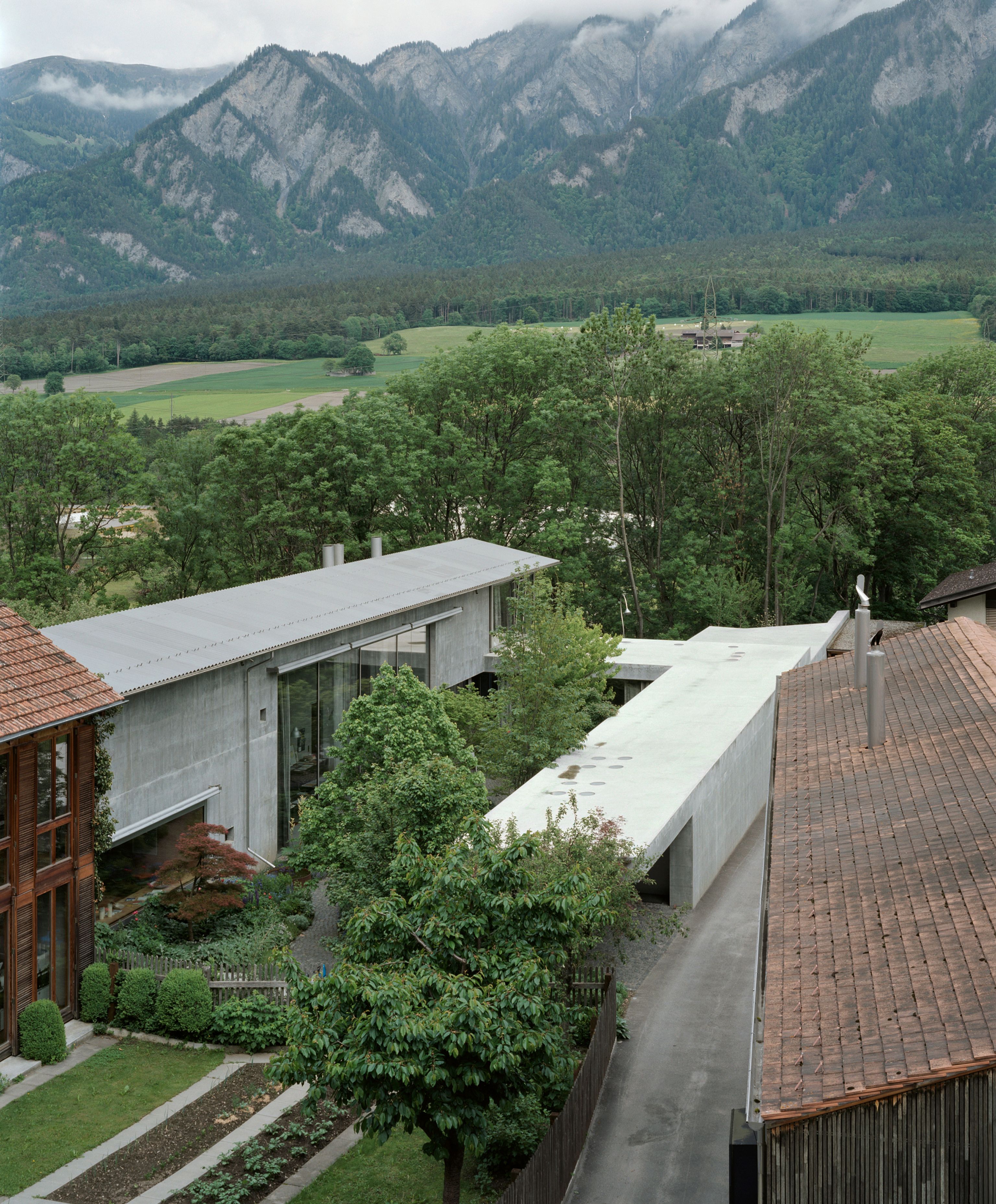 image-af855a0f039dfe7666108ef024c2bfe1db4bcb6f-2400x3000-jpg