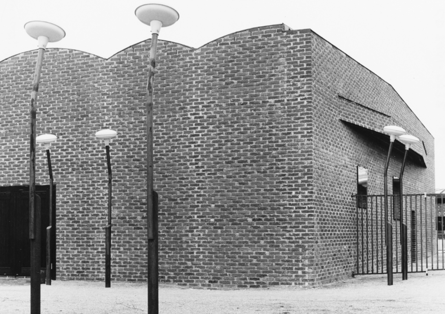 image-b1d9113156310dd34b629a3fa768f06aa13a0423-942x825-png