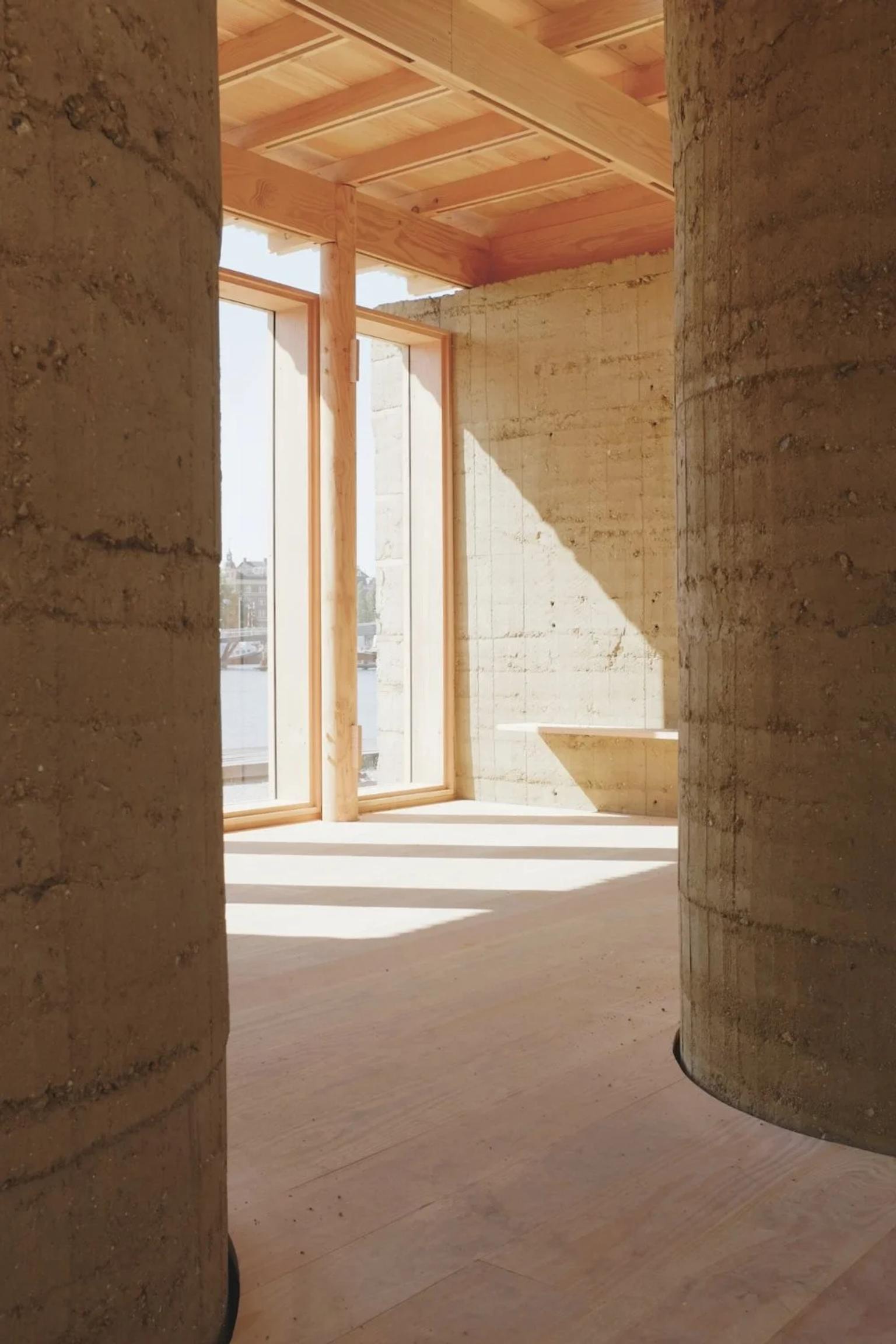 image-b38f55218cea7f994e32002e96a22a09d9dad6a5-1000x1500-webp