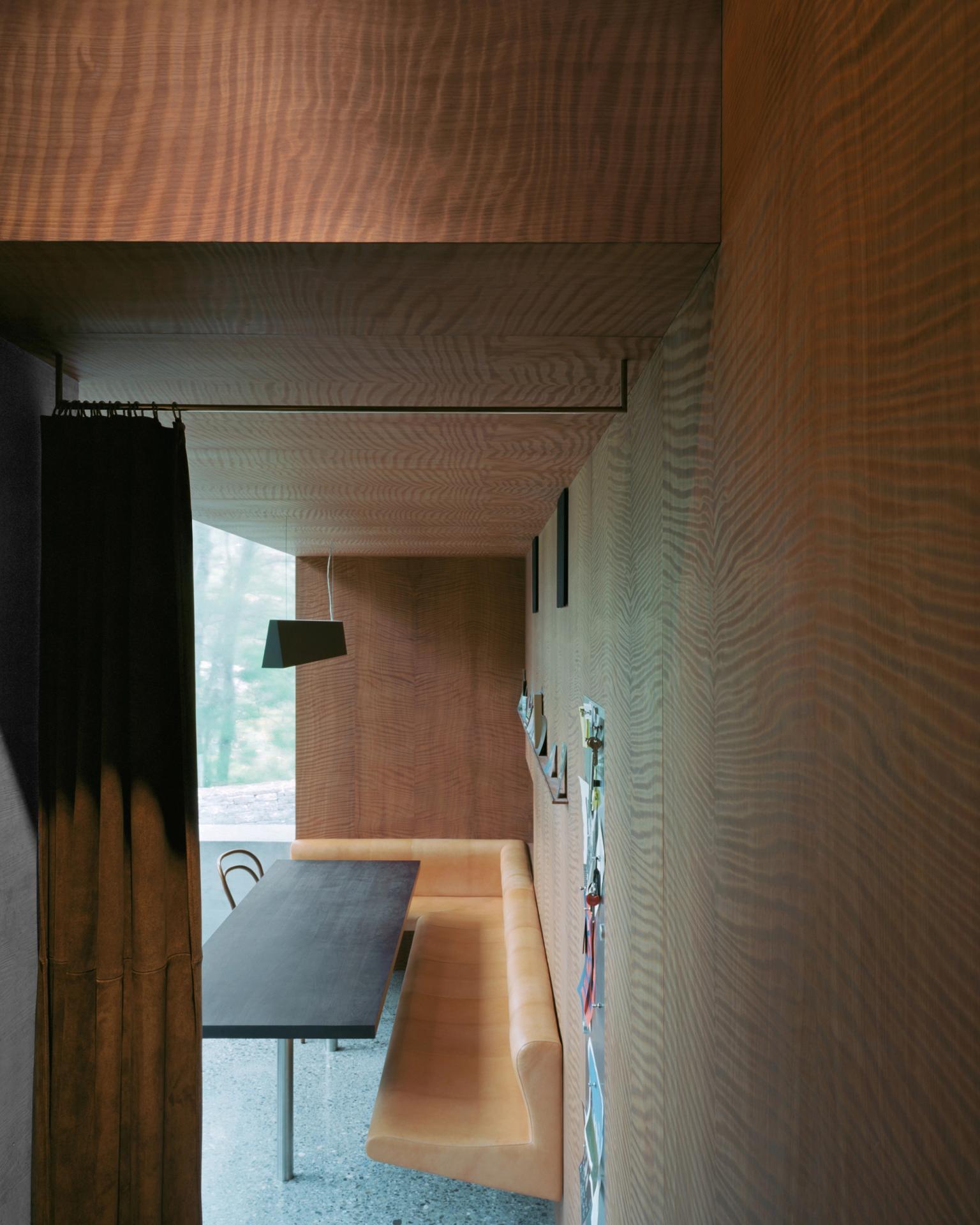 image-bdff725df1d08c38f58e0650bce6f9aa2739a05a-2400x3000-jpg