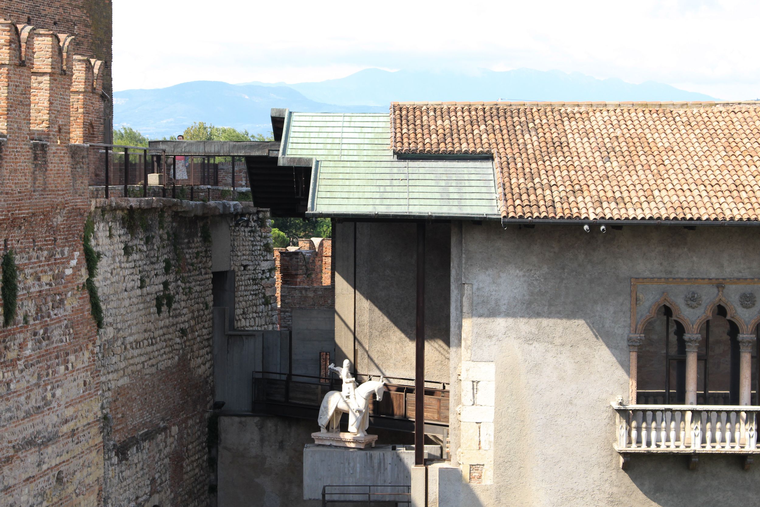 image-ebe3a6a276fce728f0b52903611685c46654a132-2500x1667-jpg