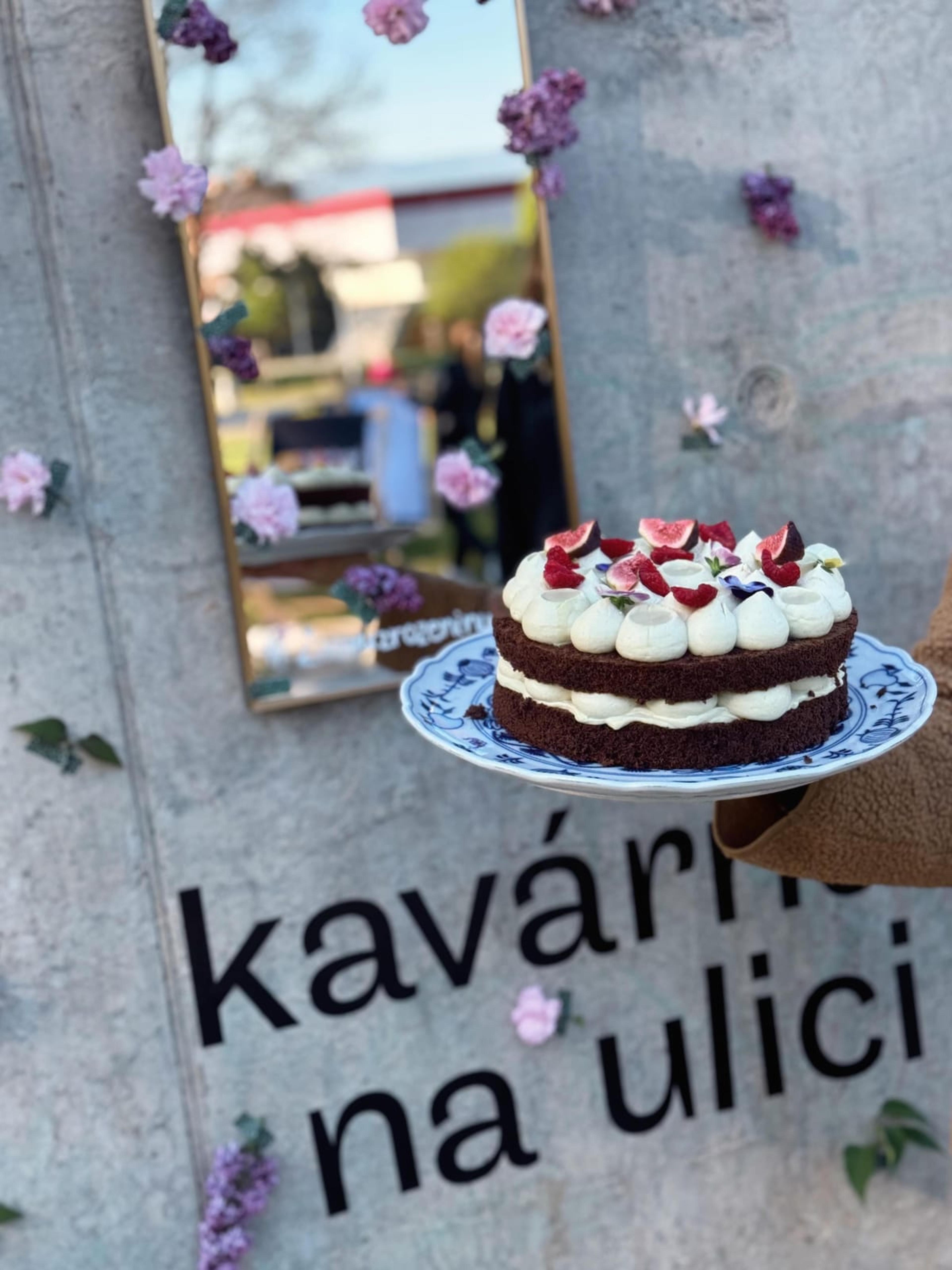 Kavárna na ulici - photo 2