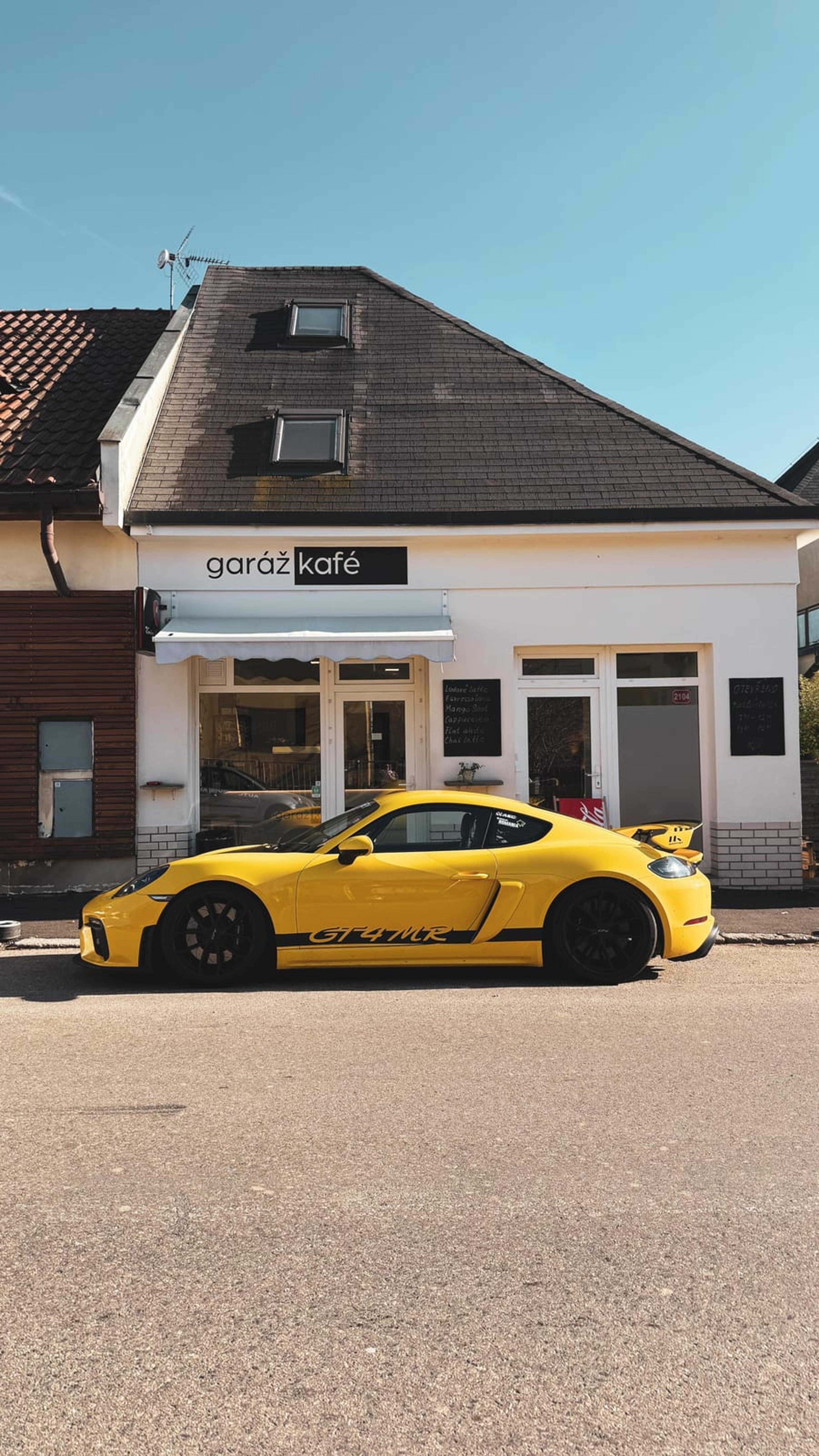 Garáž Kafé - photo 1