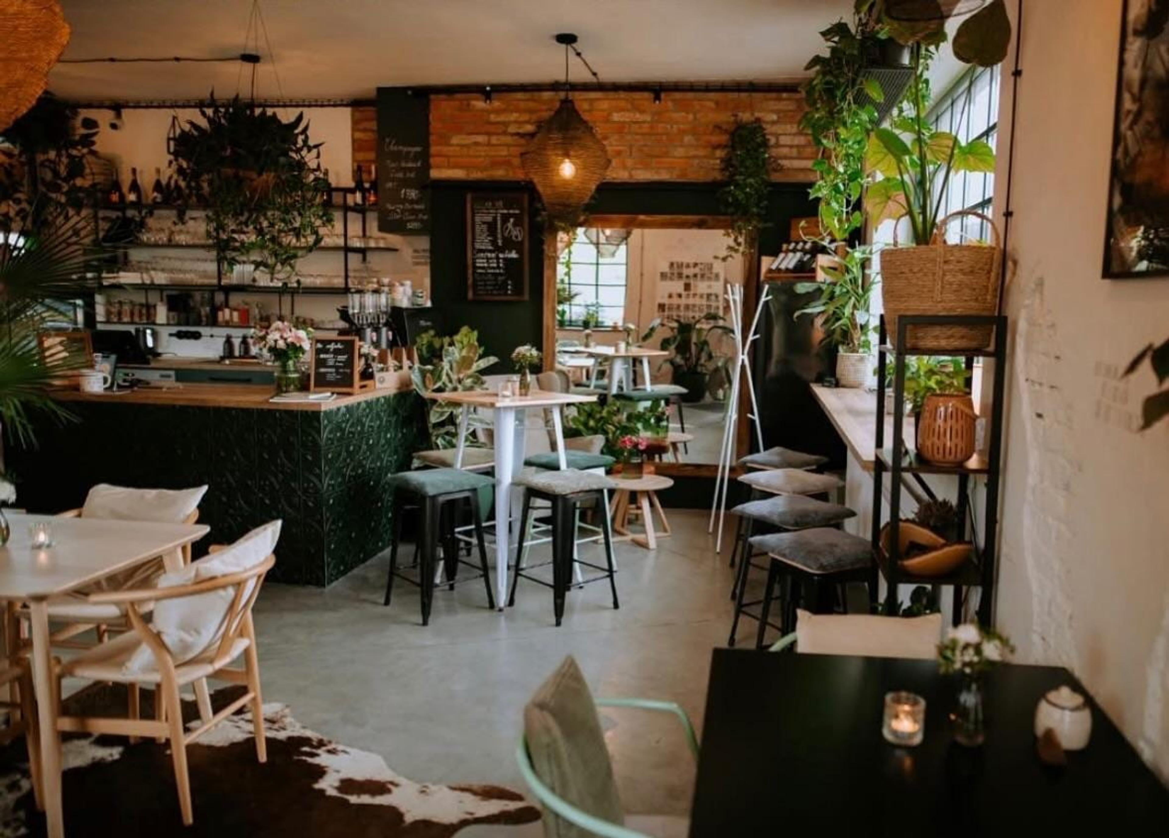 Kafe&Květina - photo 1