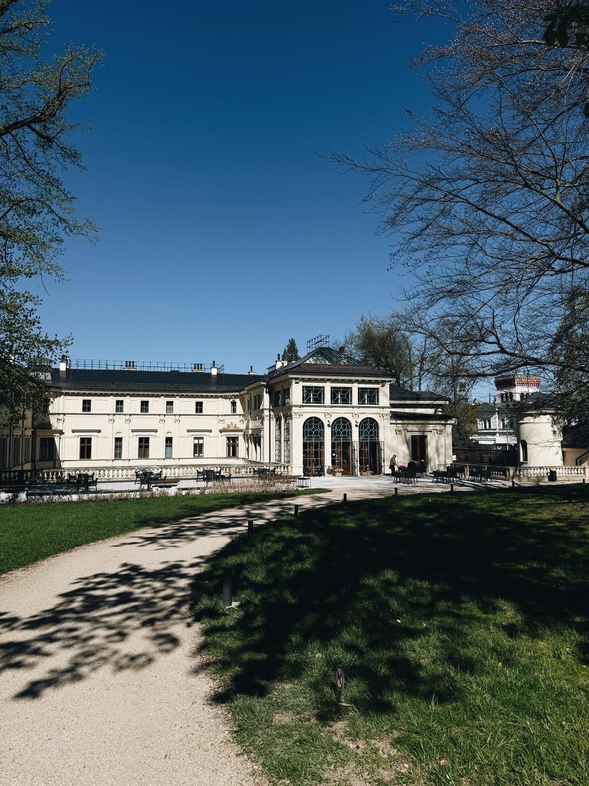 Jedno v Paláci - photo 1