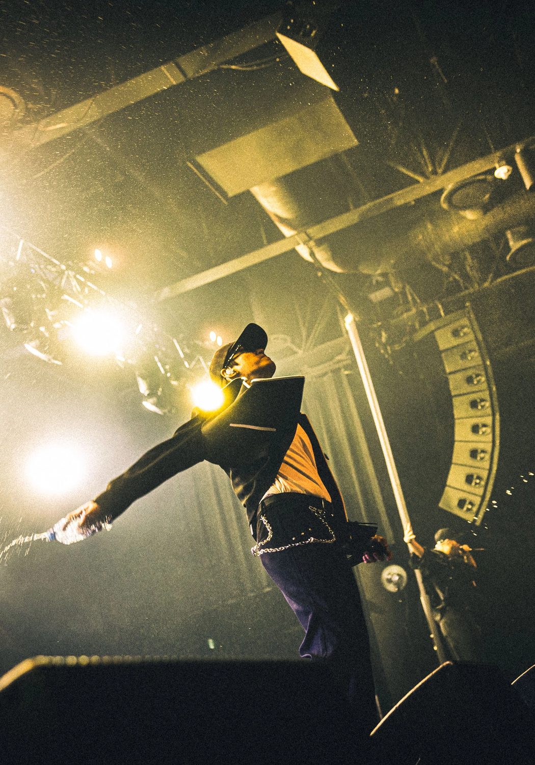 Epik High stopped their own show so nobody got left outside