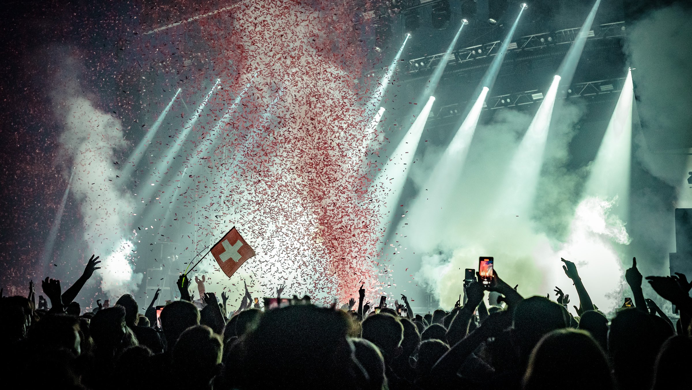 What is a festival secret set, and how to actually catch one