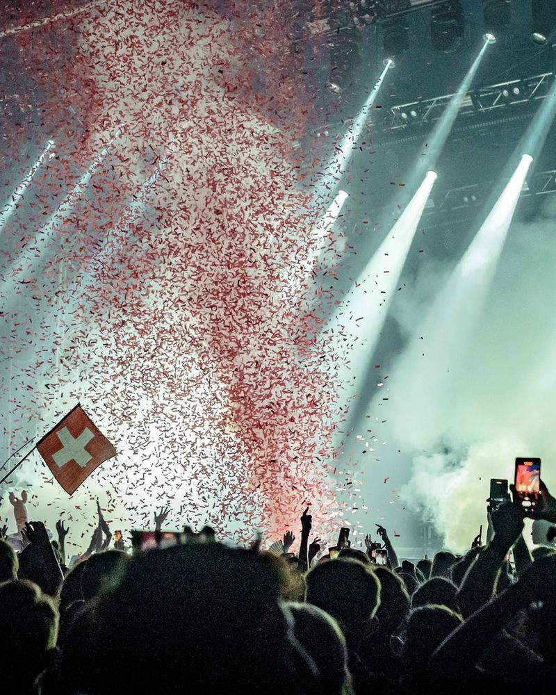 What is a festival secret set, and how to actually catch one