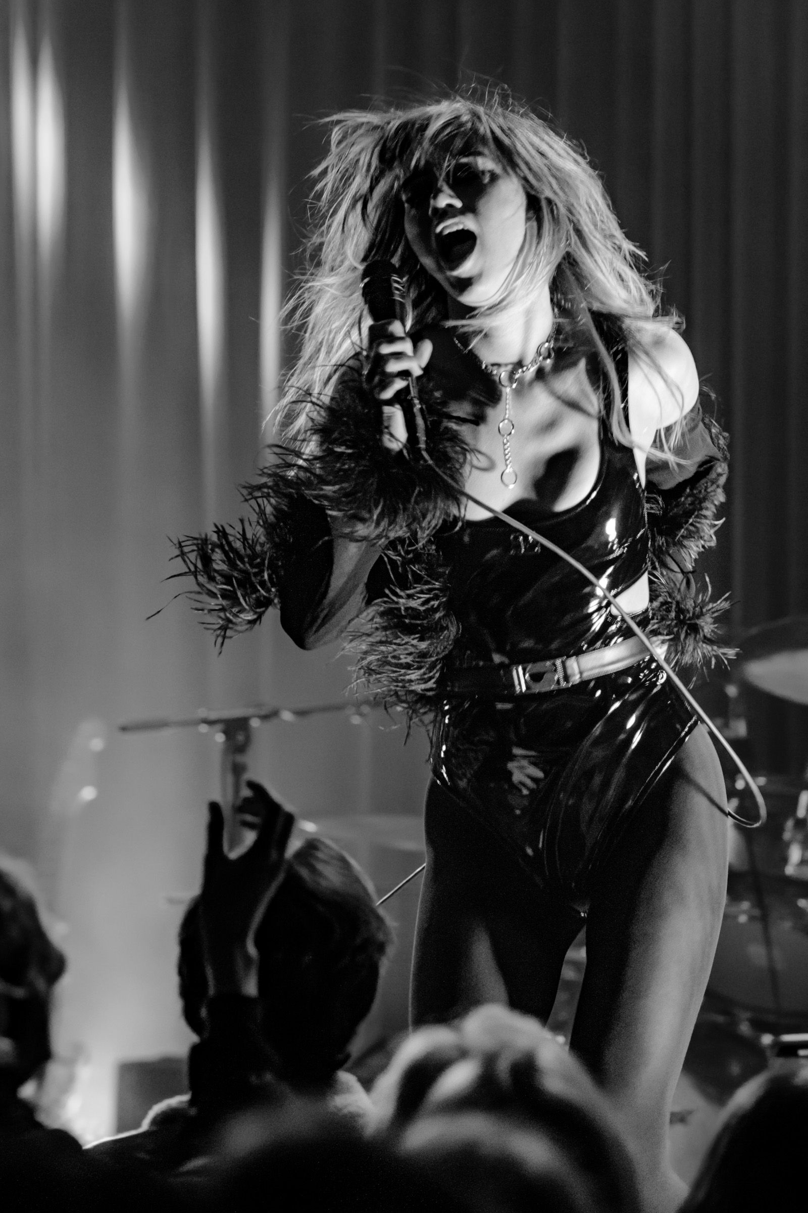Suki Waterhouse · Lido