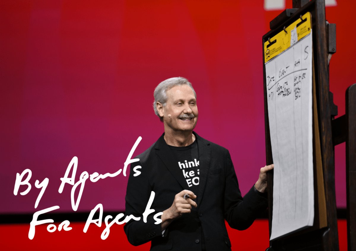 KW Founder Gary Keller presenting at a KW event