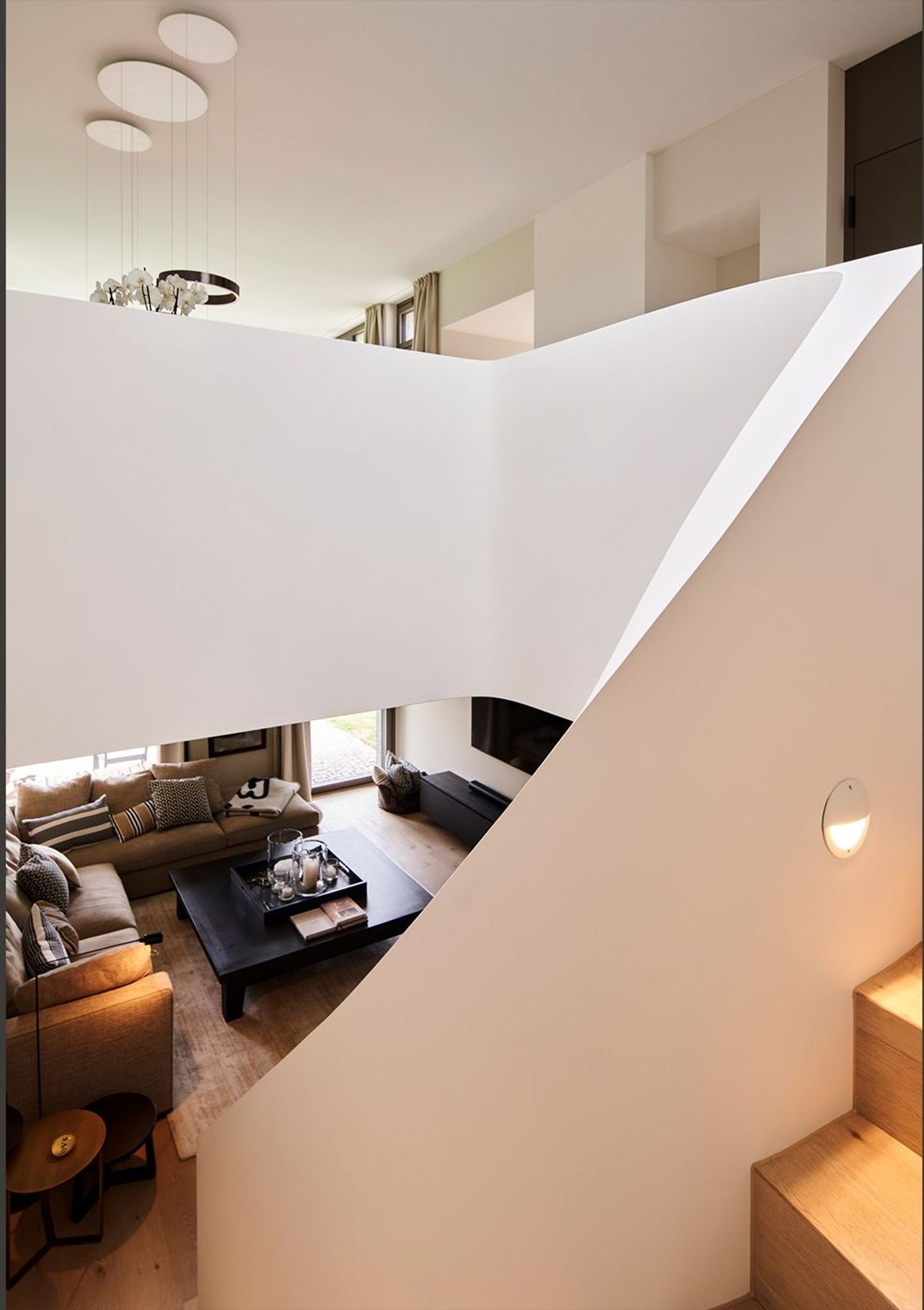 Gallery overlooking the living room – Interiors and landscape, Wettswil