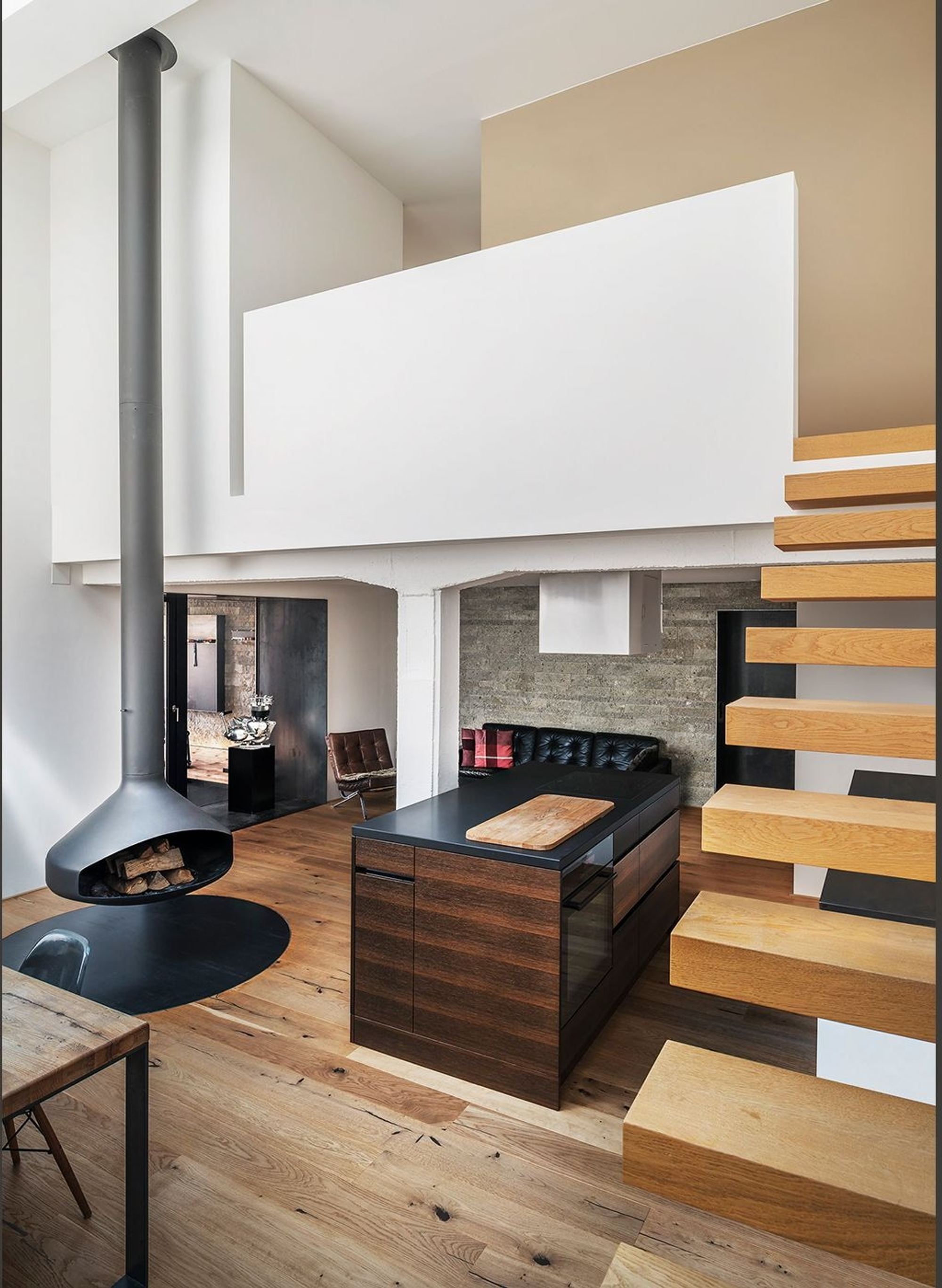 Timber staircase to the gallery next to the kitchen block – Interiors and landscape, Wohlen AG
