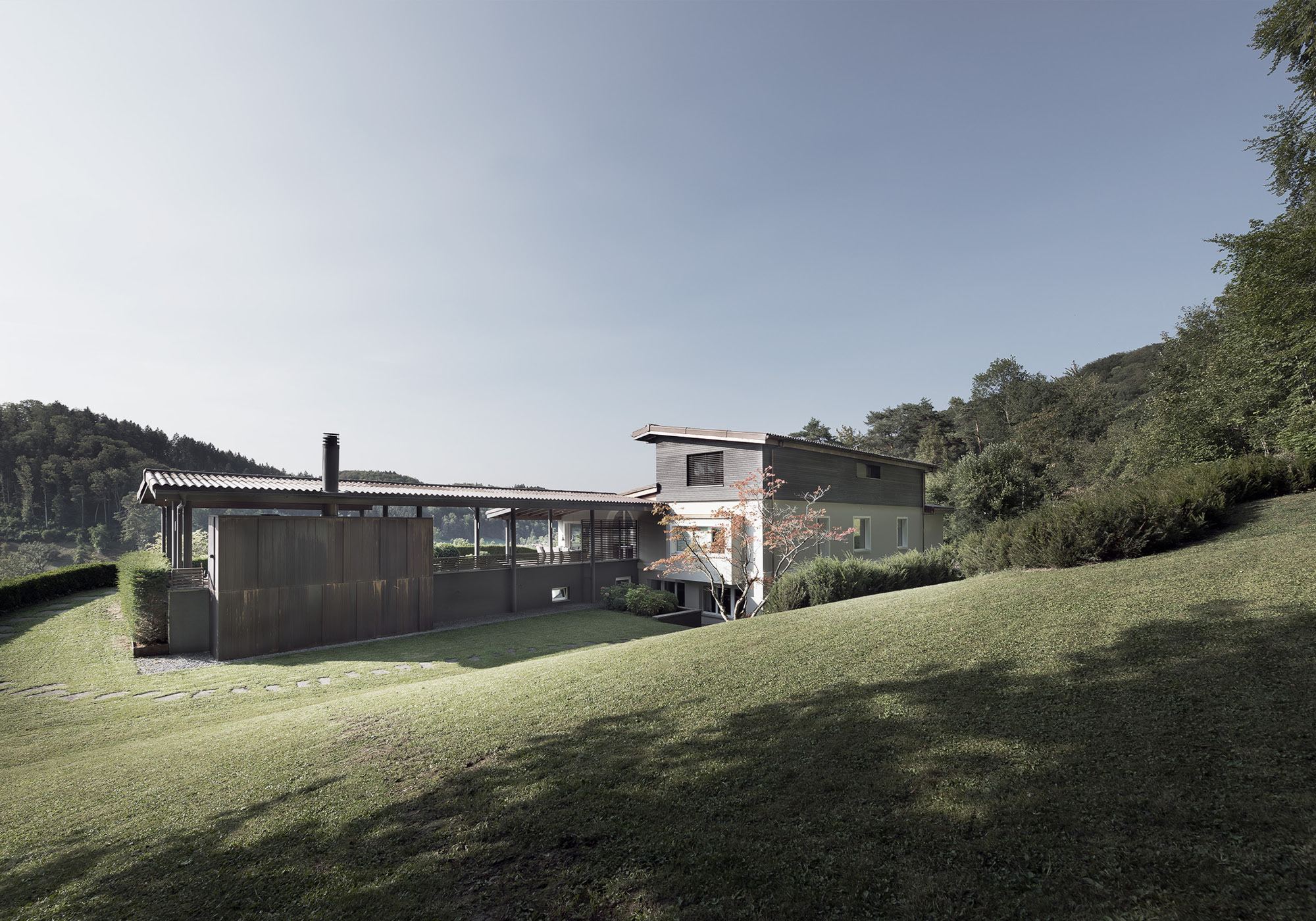 Wide lawn in front of the house and pavilion – Interiors and landscape, Stallikon