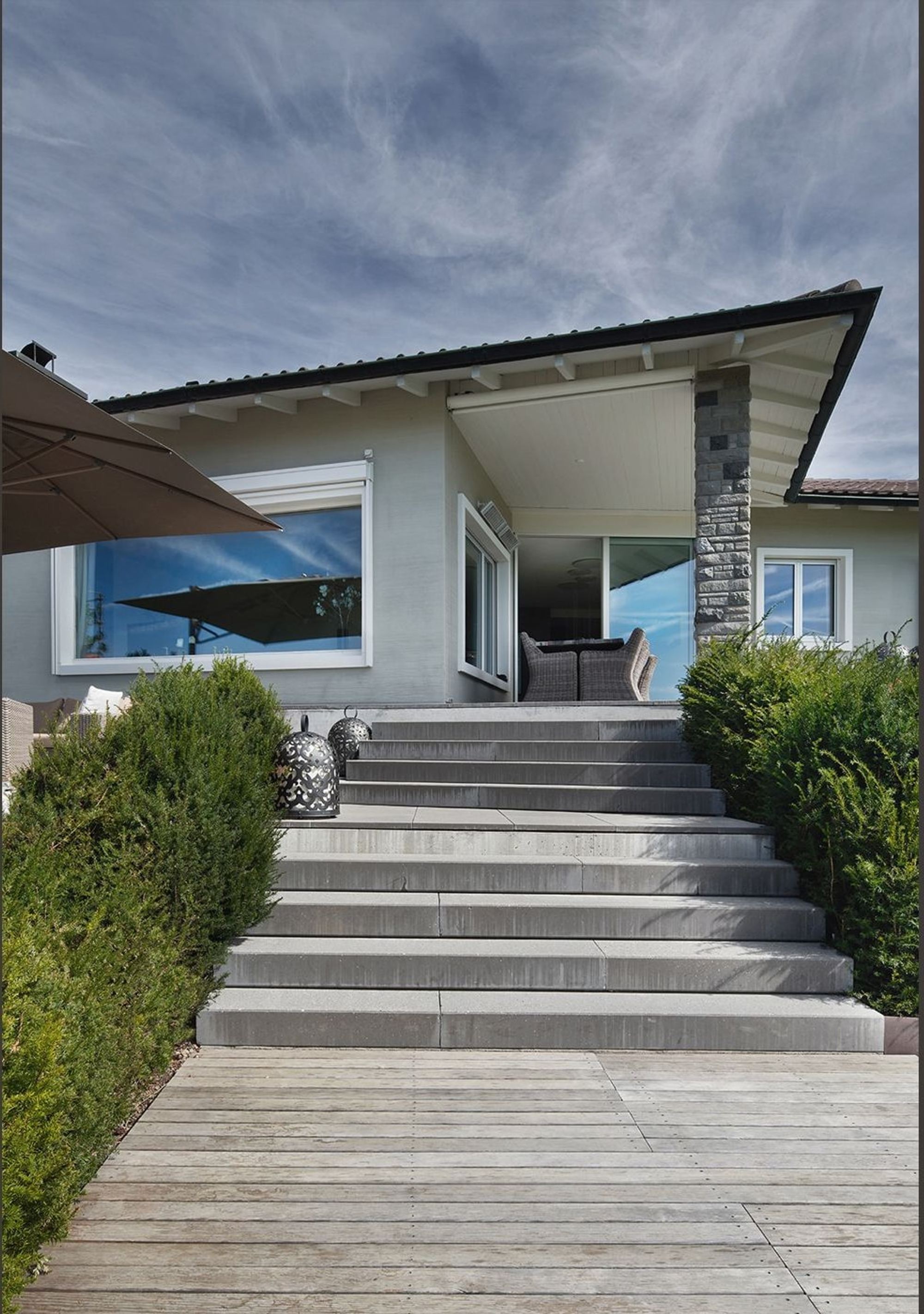Timber garden steps up to the house – Interiors and landscape, Lufingen