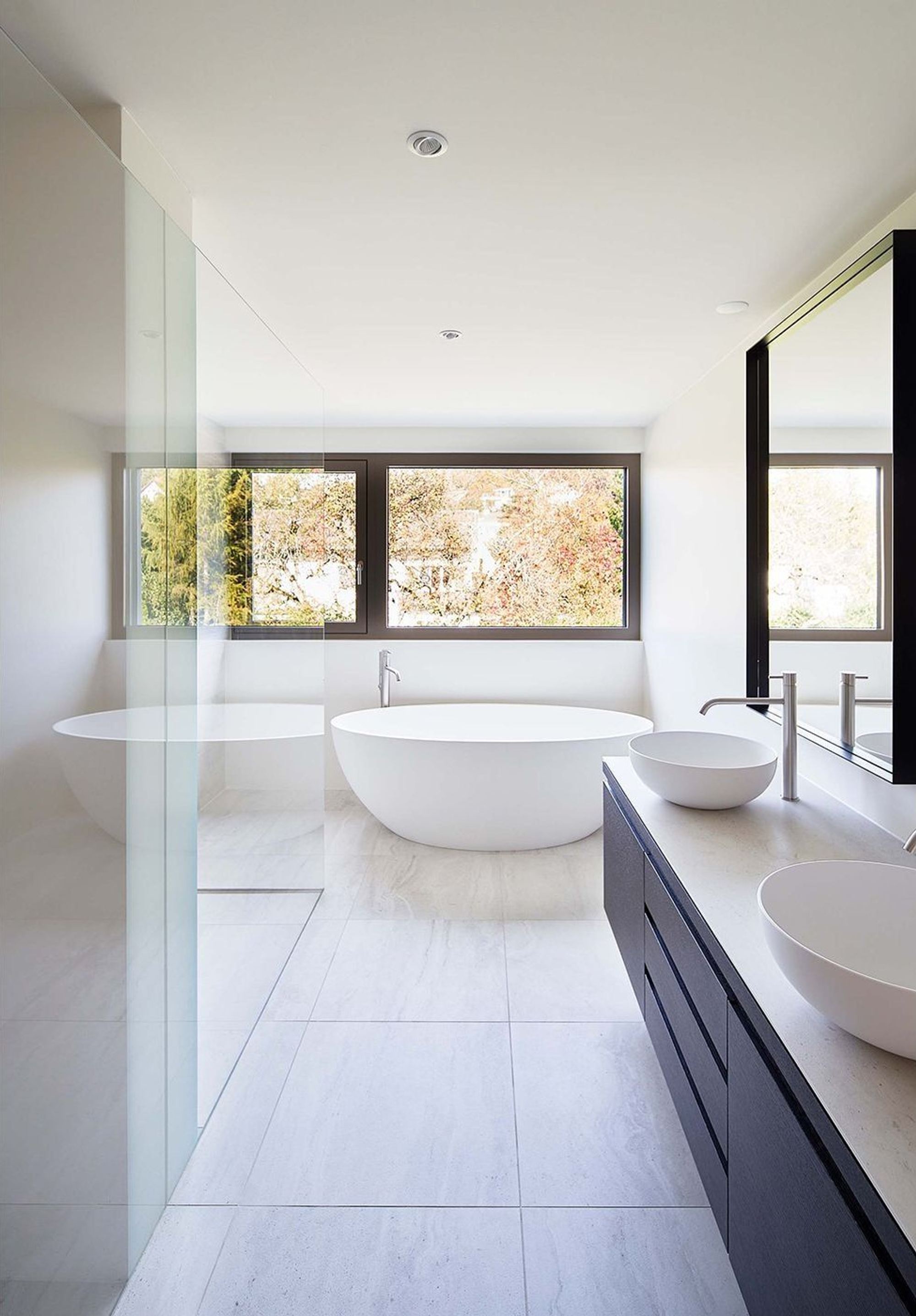 Bathroom with freestanding bath and double washbasin – Interiors and landscape, Zumikon