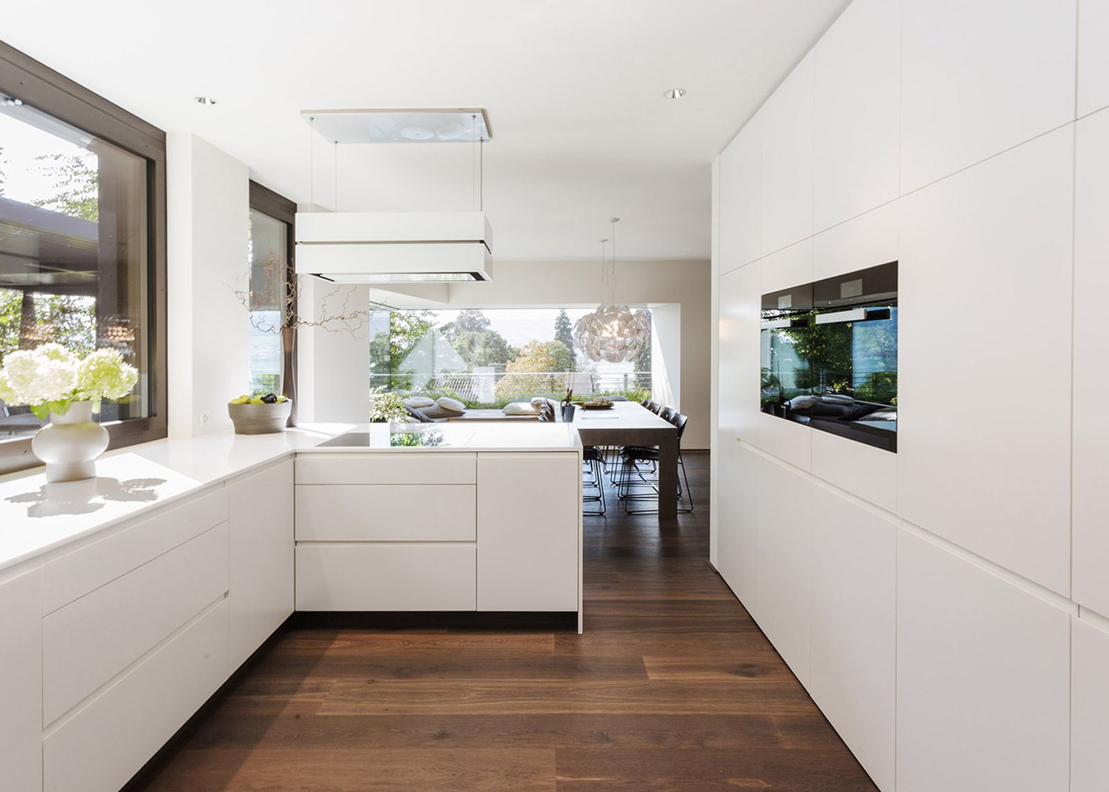 White kitchen with window to the garden