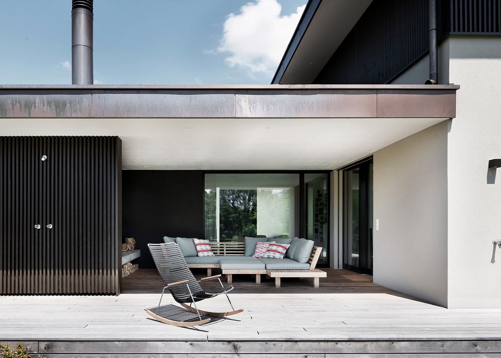 Covered terrace with lounge furniture