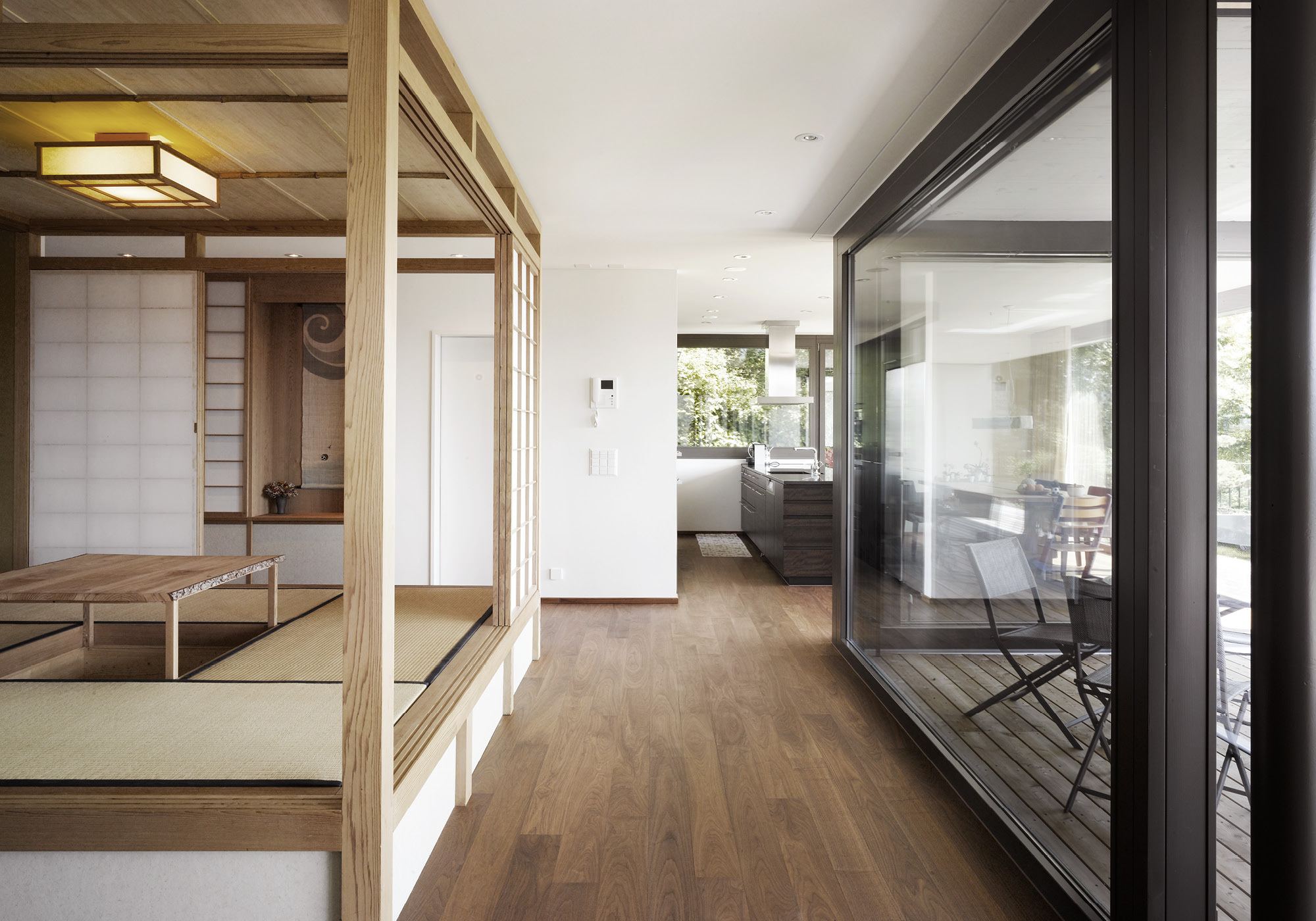 Tatami room with timber frame beside the living area – Single-family house in Wettingen