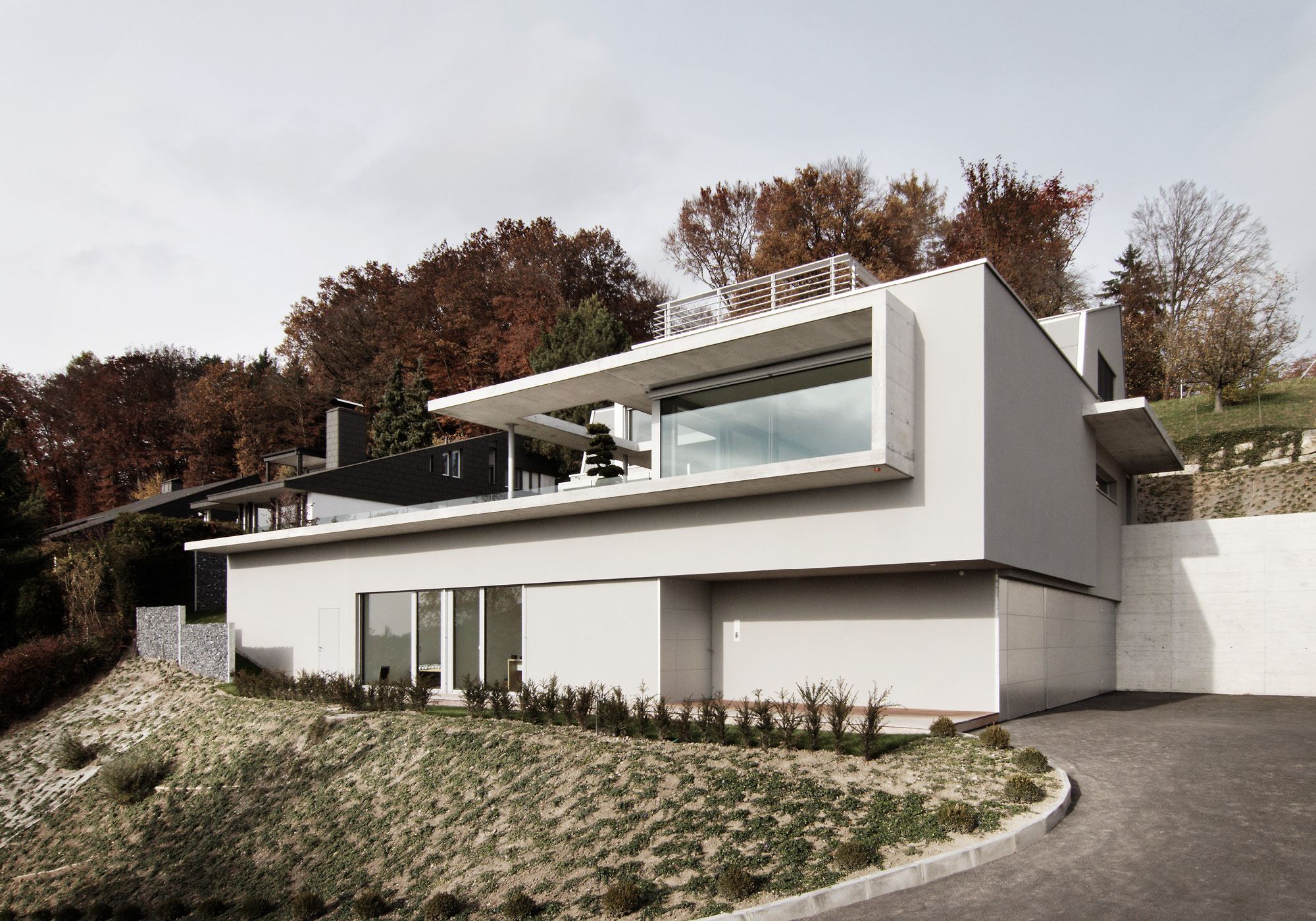 House with roof terrace and driveway – Single-family house in Boppelsen
