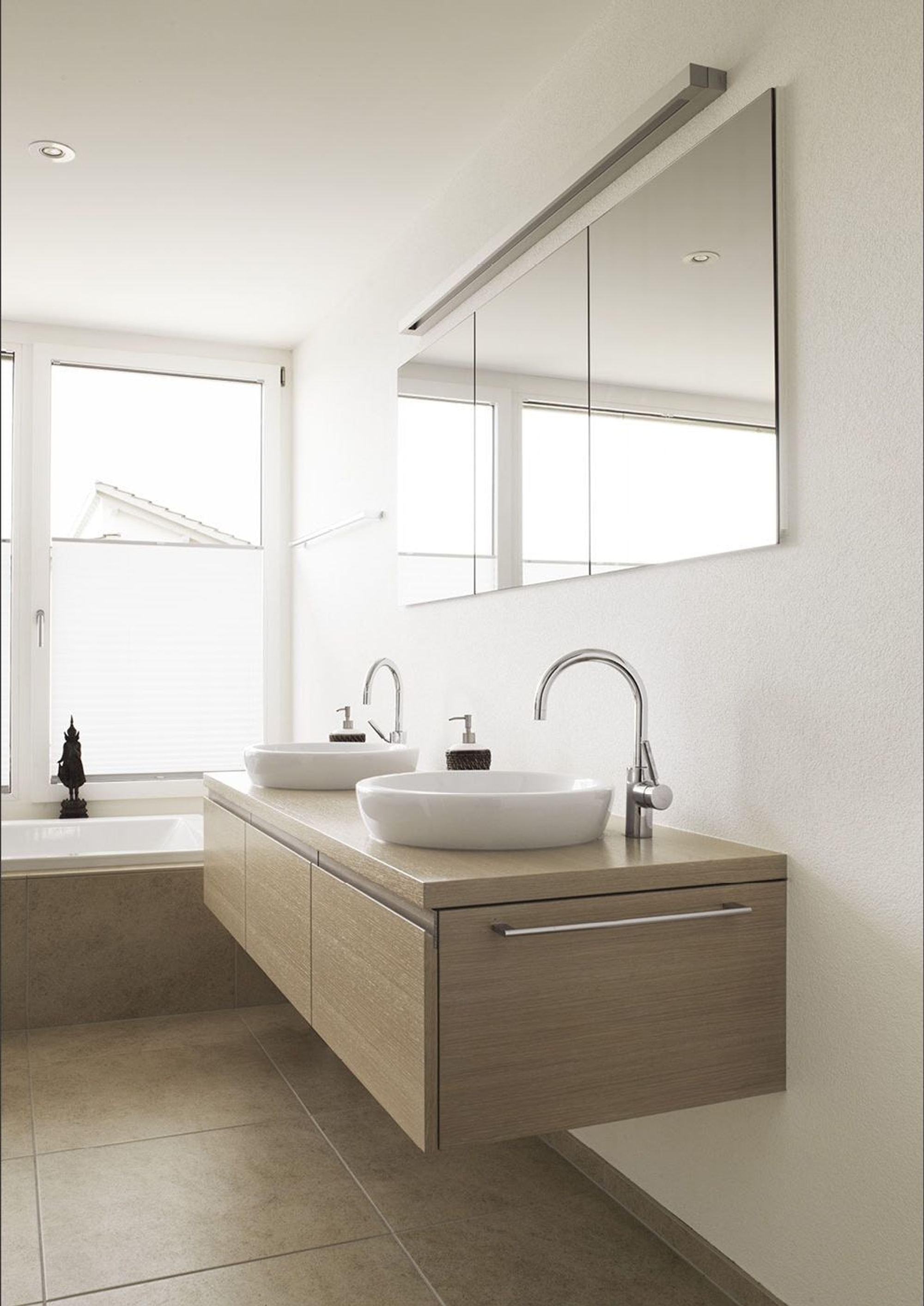 Vanity with mirrored cabinet – Single-family house in Möriken
