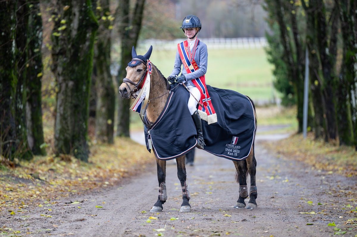 sprang hest ponni ridning Hermine Bjune Skogevall