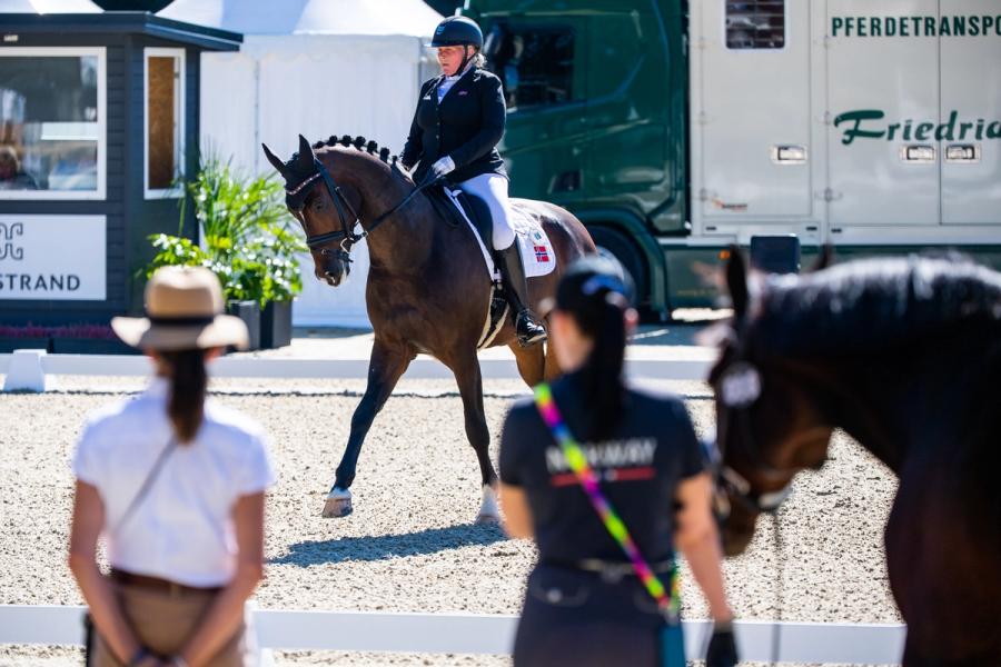 Ann Cathrin Lübbe / hest / paradressur / Norges Rytterforbund