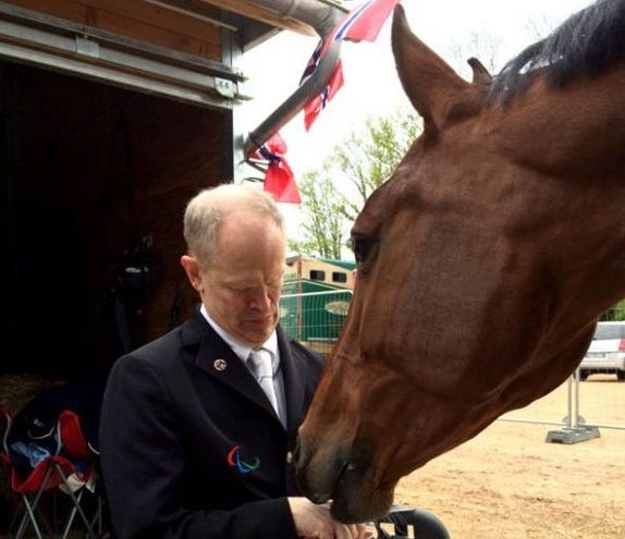 Jens Lasse Dokkan / hest / paradressur / Norges Rytterforbund