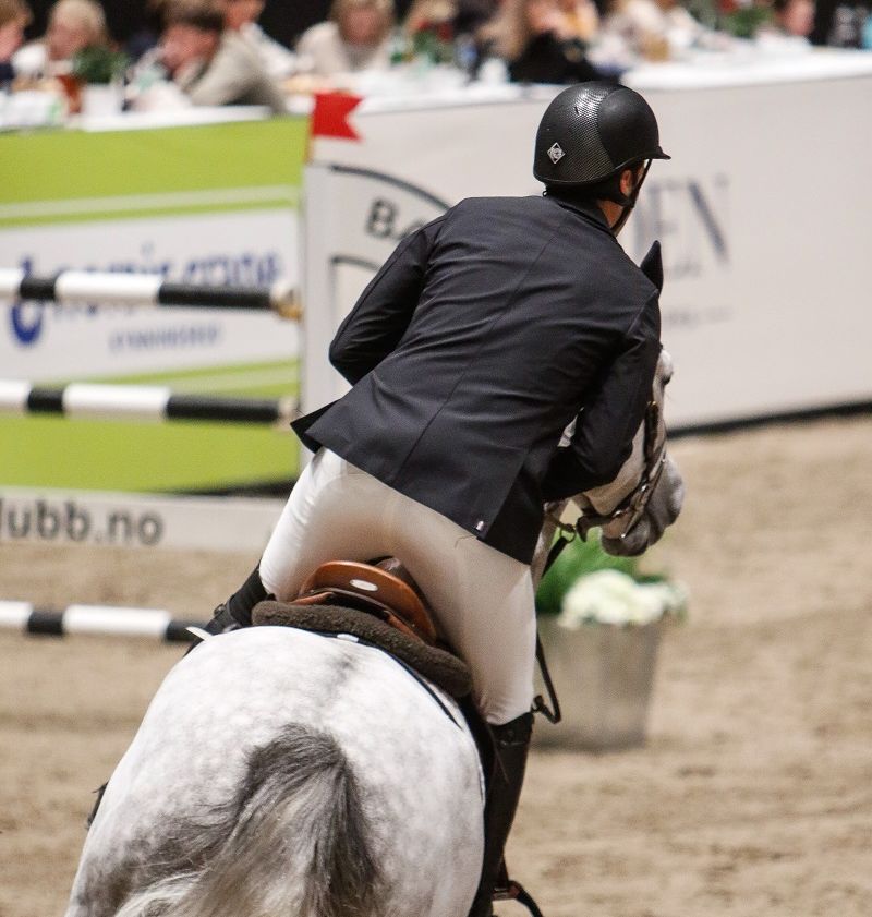Johan-Sebastian Gulliksen hest sprangridning sprang