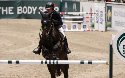 sprang / Norges Rytterforbund / hest