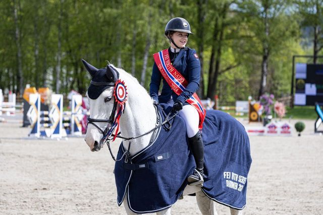 Hedda Solberg Jacobsen/ sprang/ NRYF