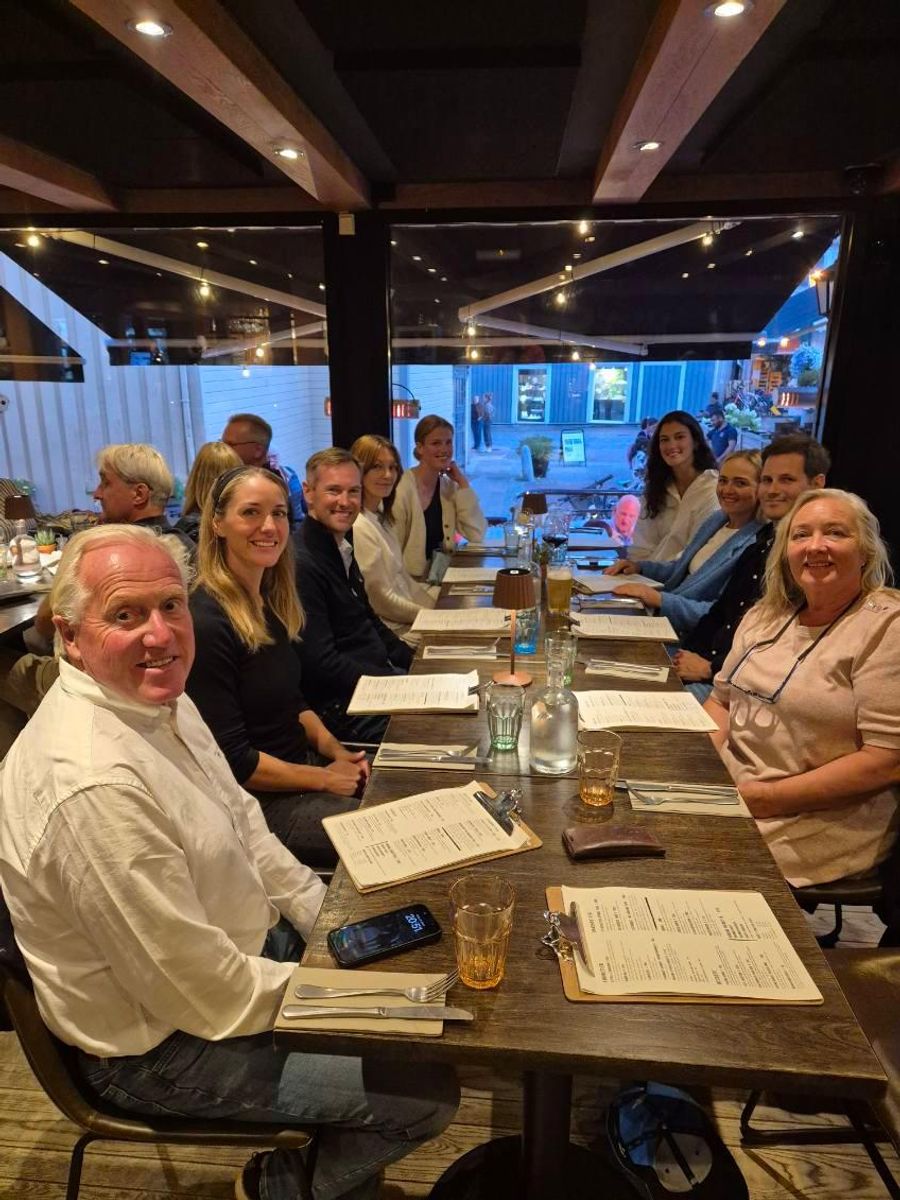 IKKE BARE HEST: En sosial møteplass for avlere, ryttere og trenere (foto: Norsk Varmblod).