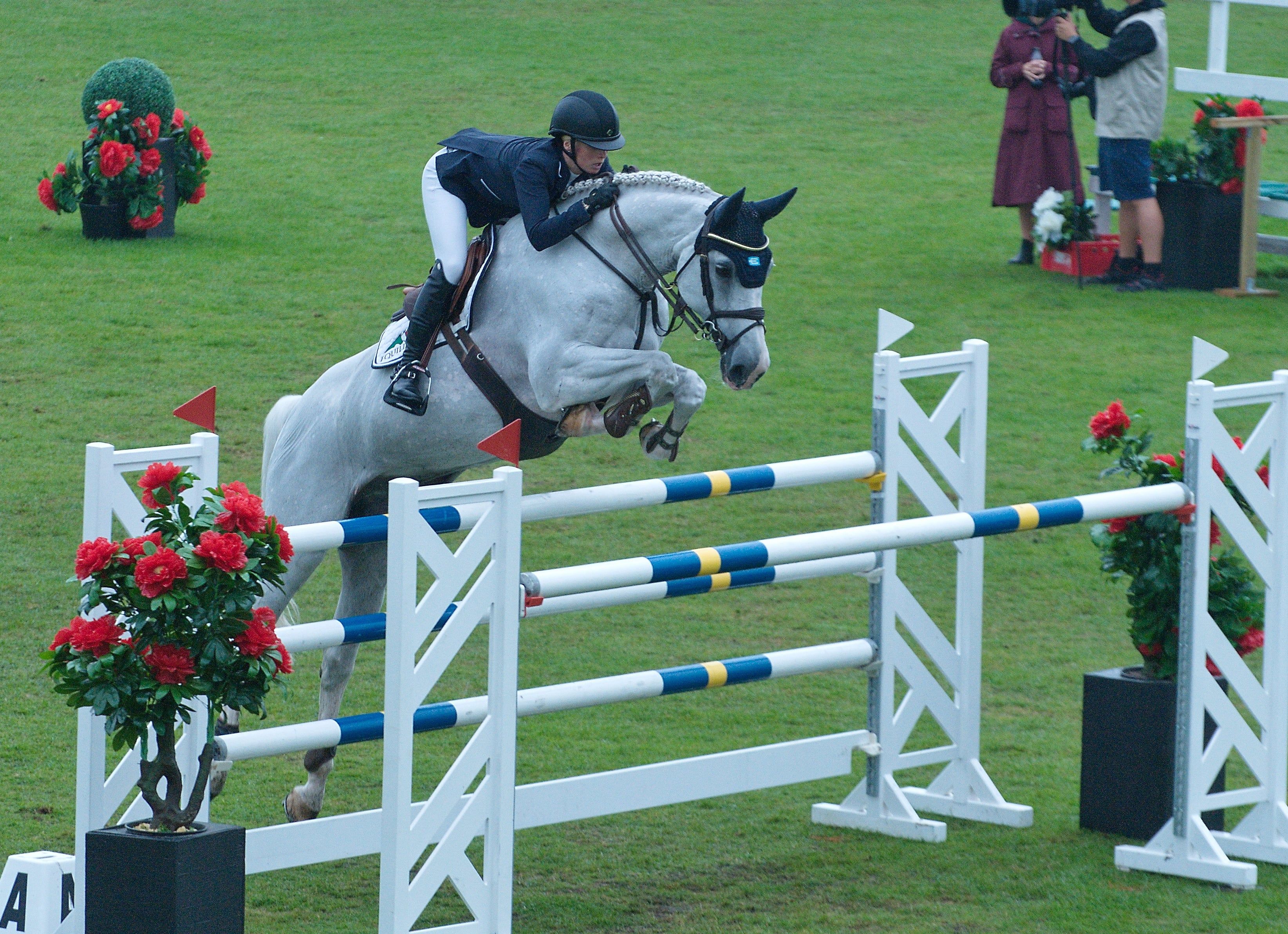 Therese Søhol Henriksen/ sprang/ hest/ nryf