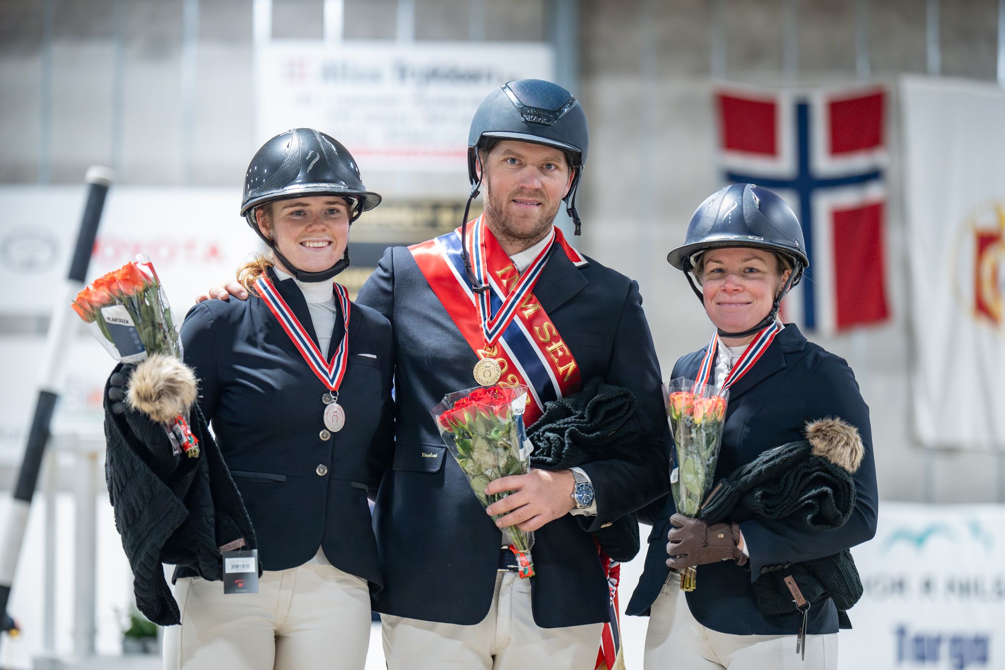 sprang / INM / sprangridning / Lea Fondevik Syversen / Simon Rahbek Yde / Silje Ludvigsen Dalen / Norges Rytterforbund