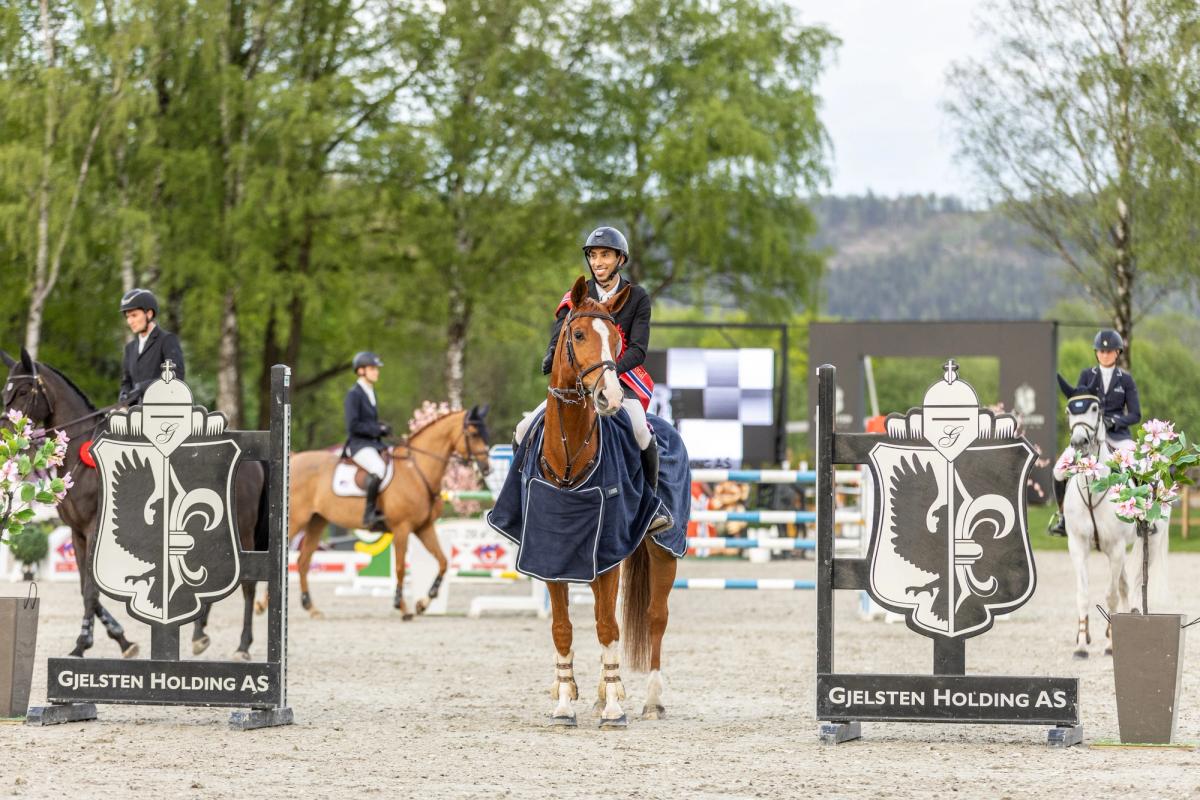 Fredrik Berg Seim/ Quevara van de Vlierbeek/ DST Grand Prix/ sprang/ NRYF