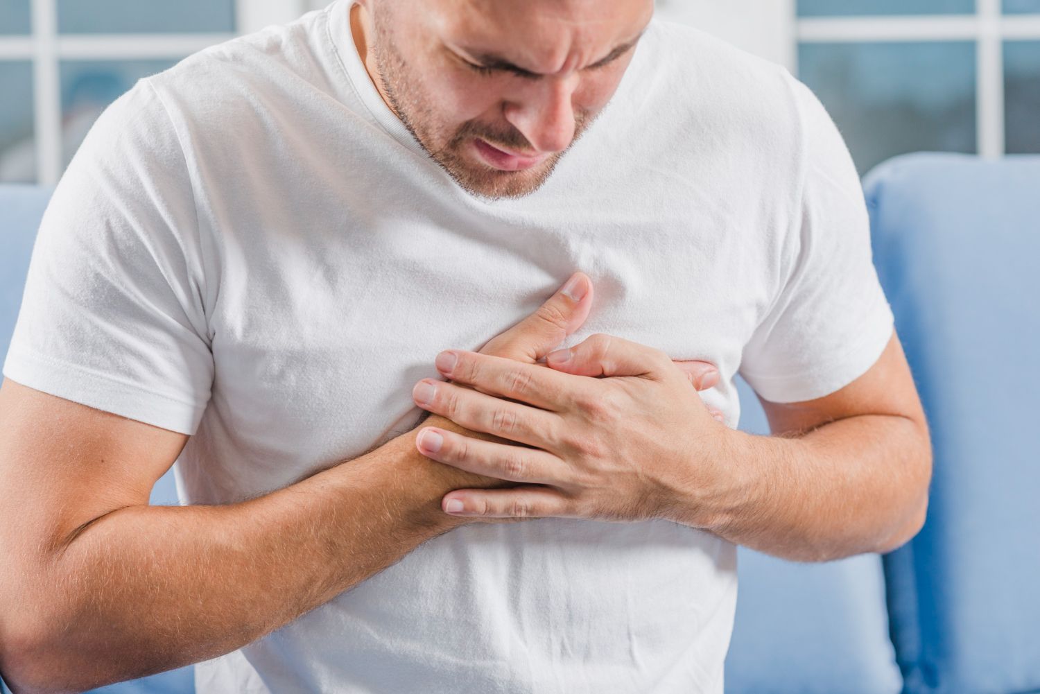Krūtinės ląstos ir šonkaulių sužalojimas: simptomai, priežastys, gydymas, prevencija
