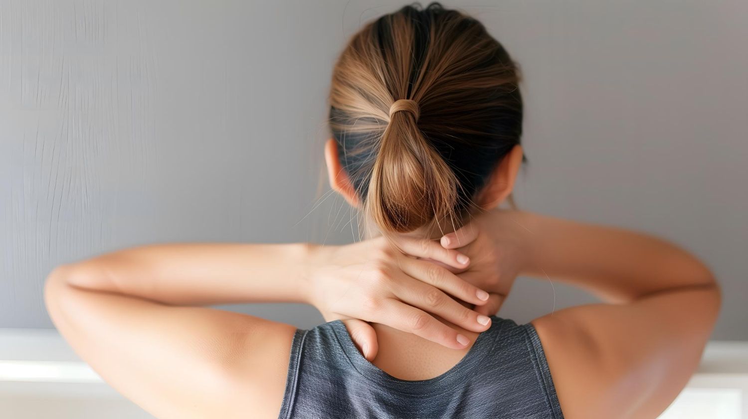 Kaklo spondiliozė: Simptomai, priežastys, gydymas, prevencija